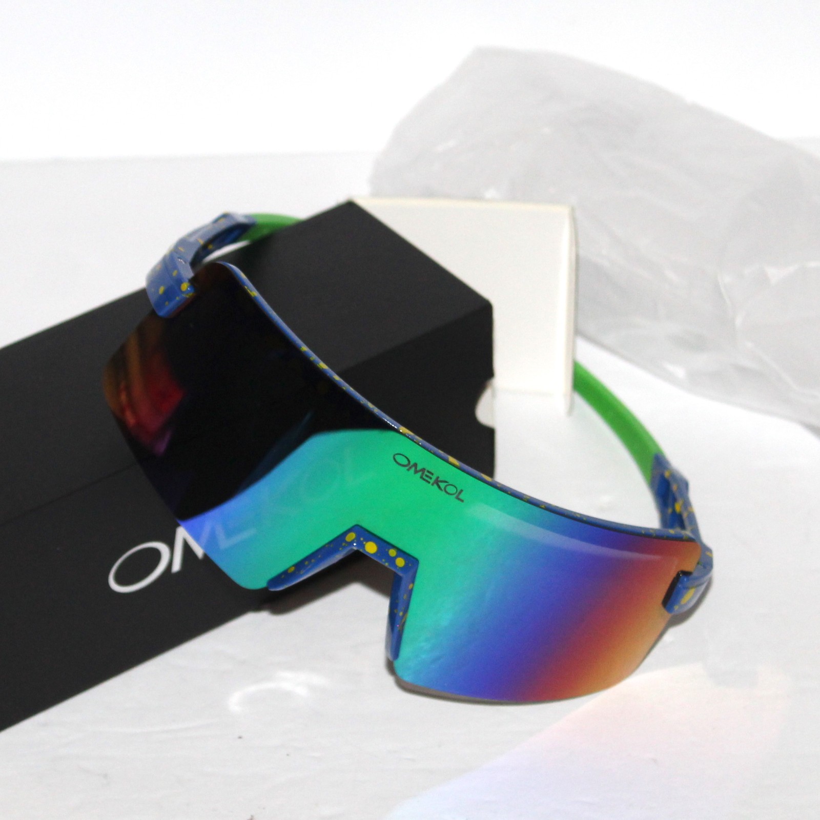 OMEKOL Sport Sunglasses polarized Unisex Adults UV400 blue green yellow
