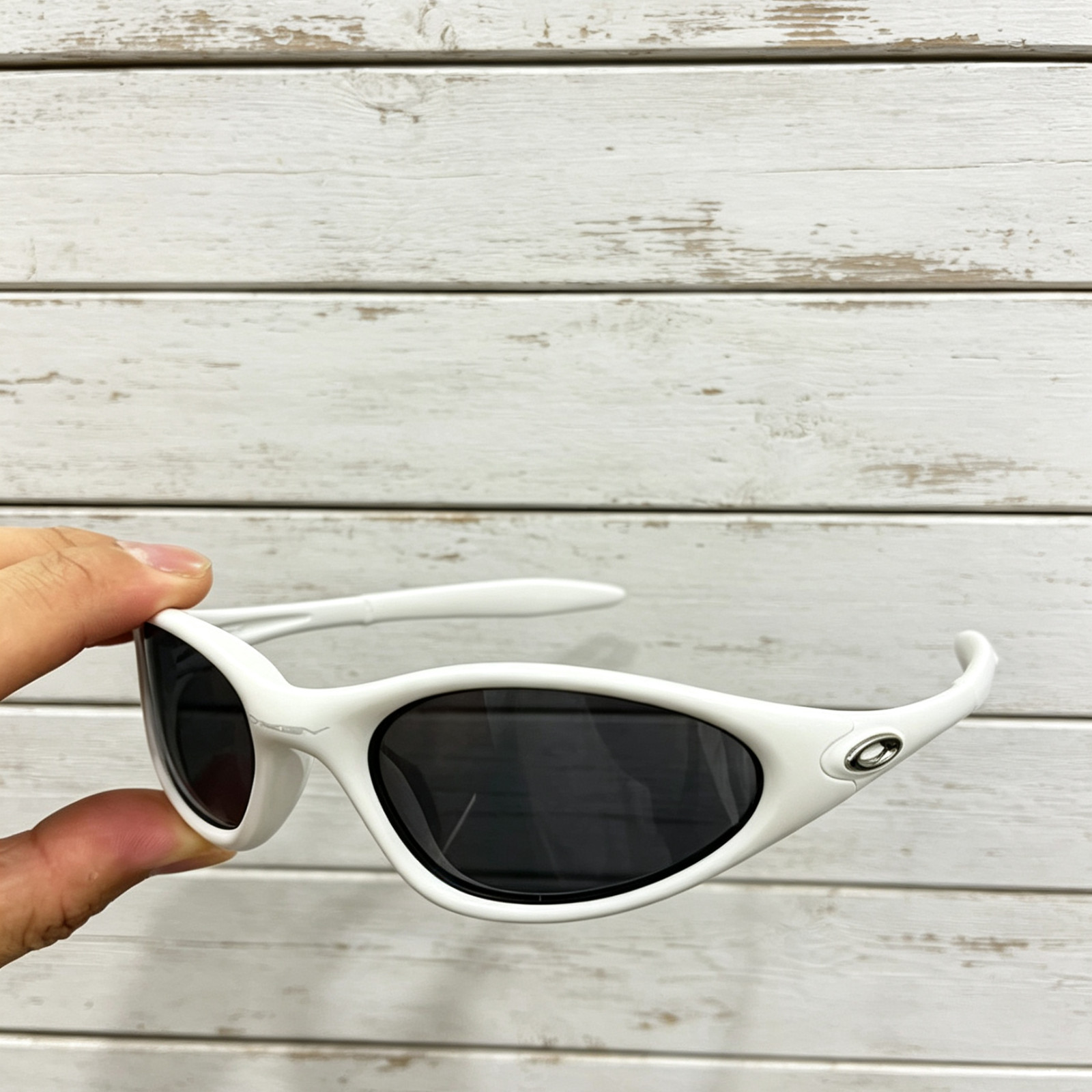 Oakley Minute Gen1 Minute1.0 Sunglasses White Frame Black Lenses