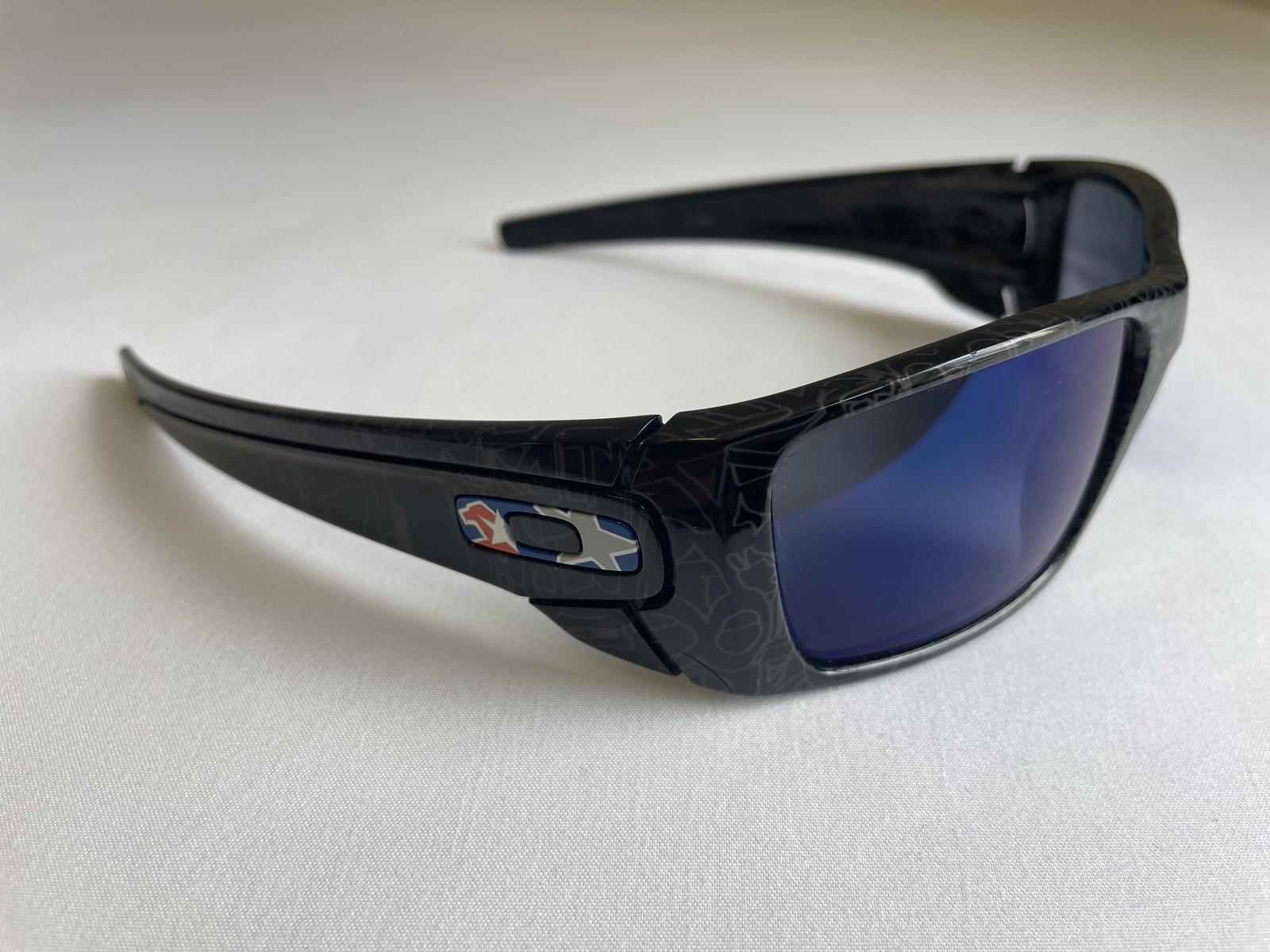 Oakley Fuel Cell Matco Tools Black Ghost Text – Ice Iridium – NICE