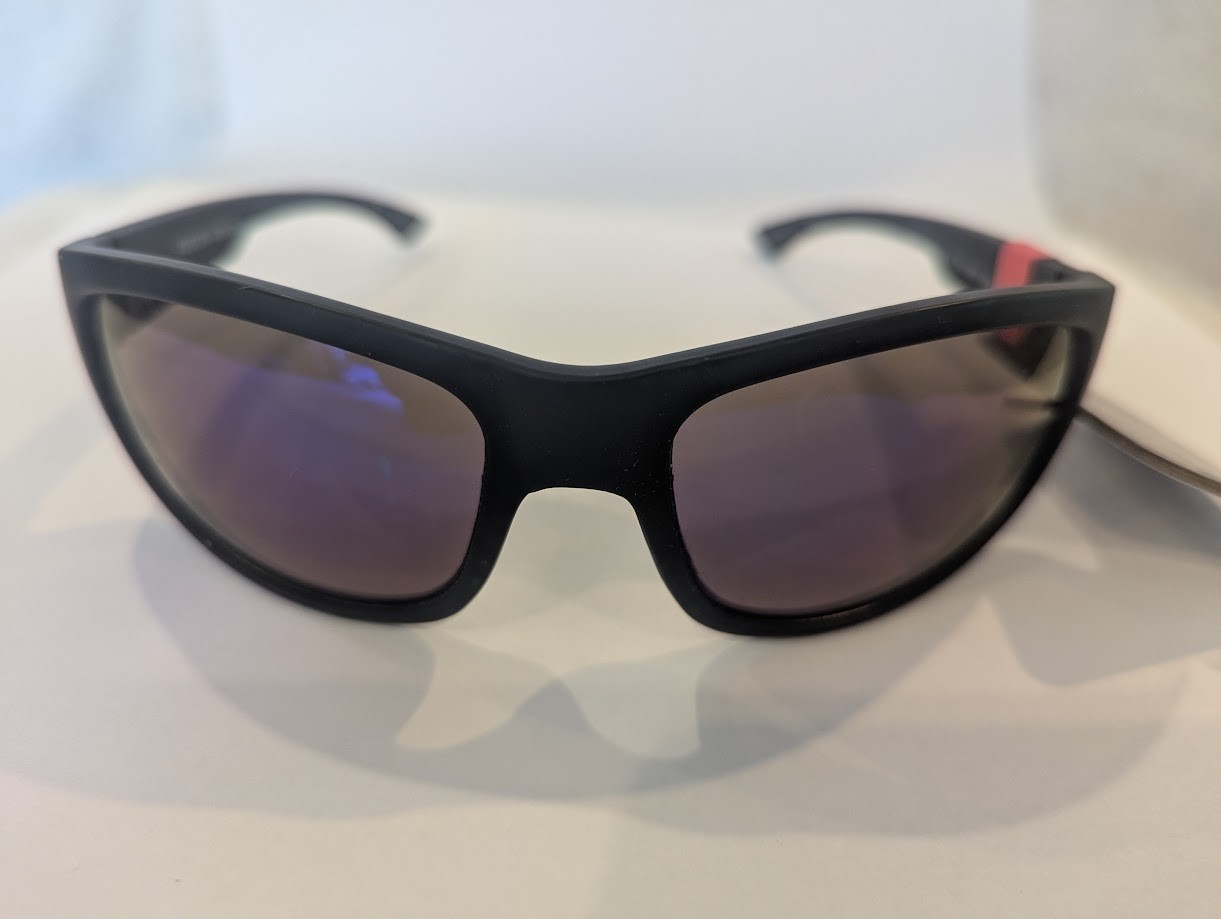 Foster Grant Matte Black w Gray/Blue Tint Lenses Sunglasses 100% UVA/UVB