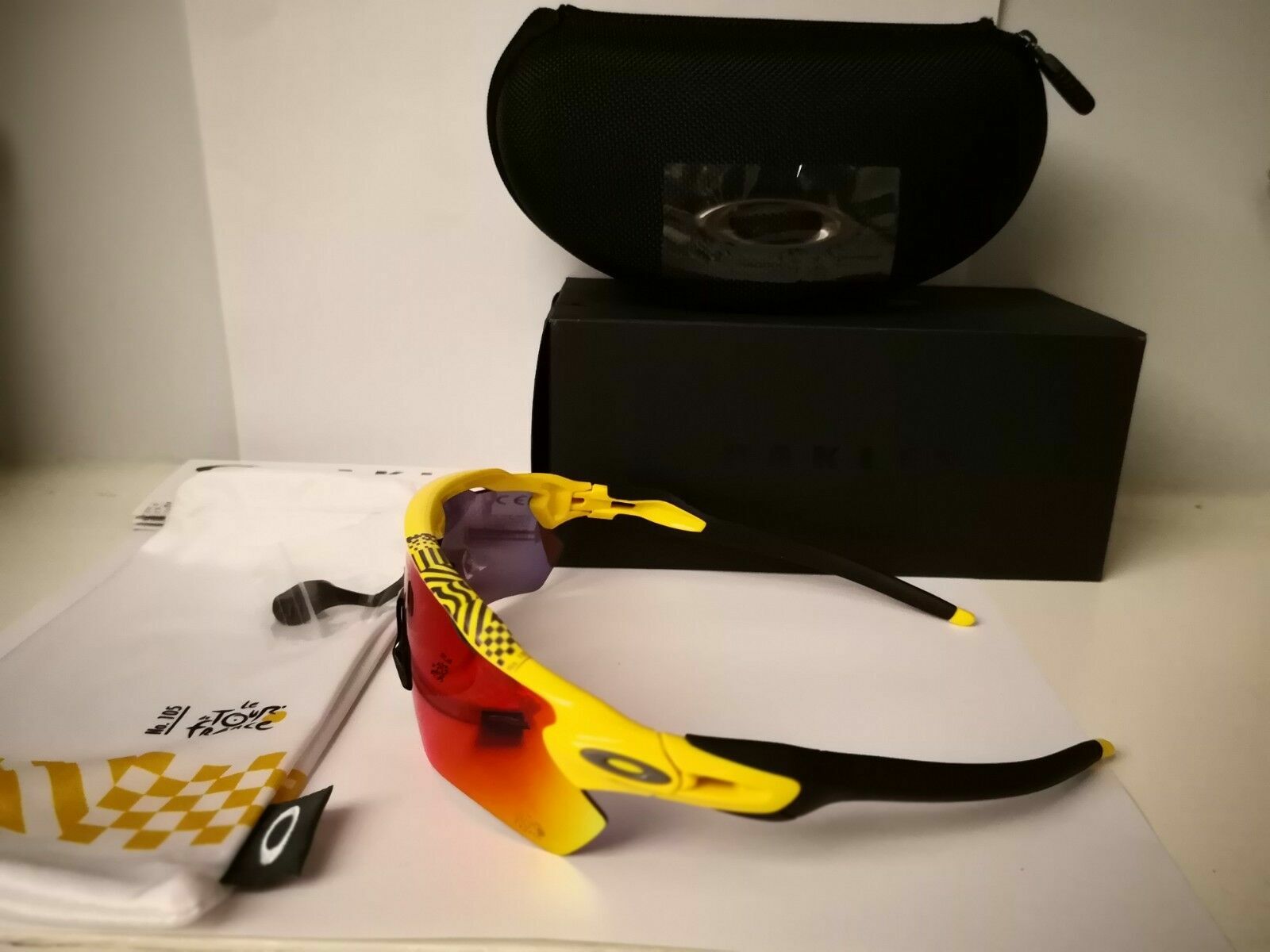 NEW Oakley – Tour De France RADAR EV PATH – YELLOW / PRIZM ROAD, OO9208-69