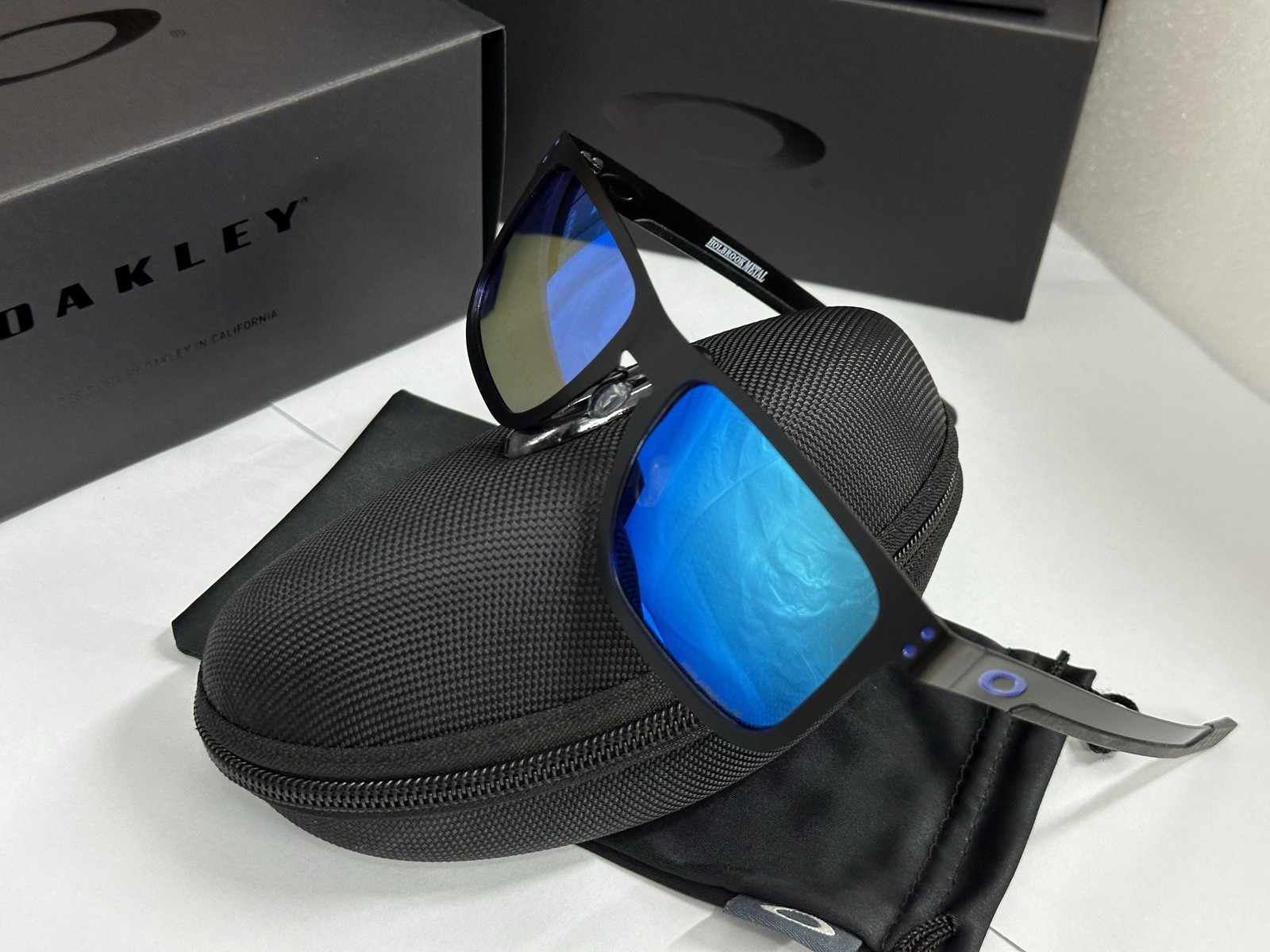 Oakley Holbrook Metal Black Matte /Red Prizm Polarized Sunglasses OO4123 55mm