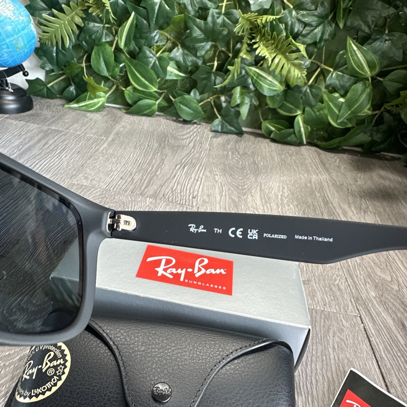 Ray-Ban Justin Matte Black Frame With Dark Blue Polarized Lenses RB4165 622/54