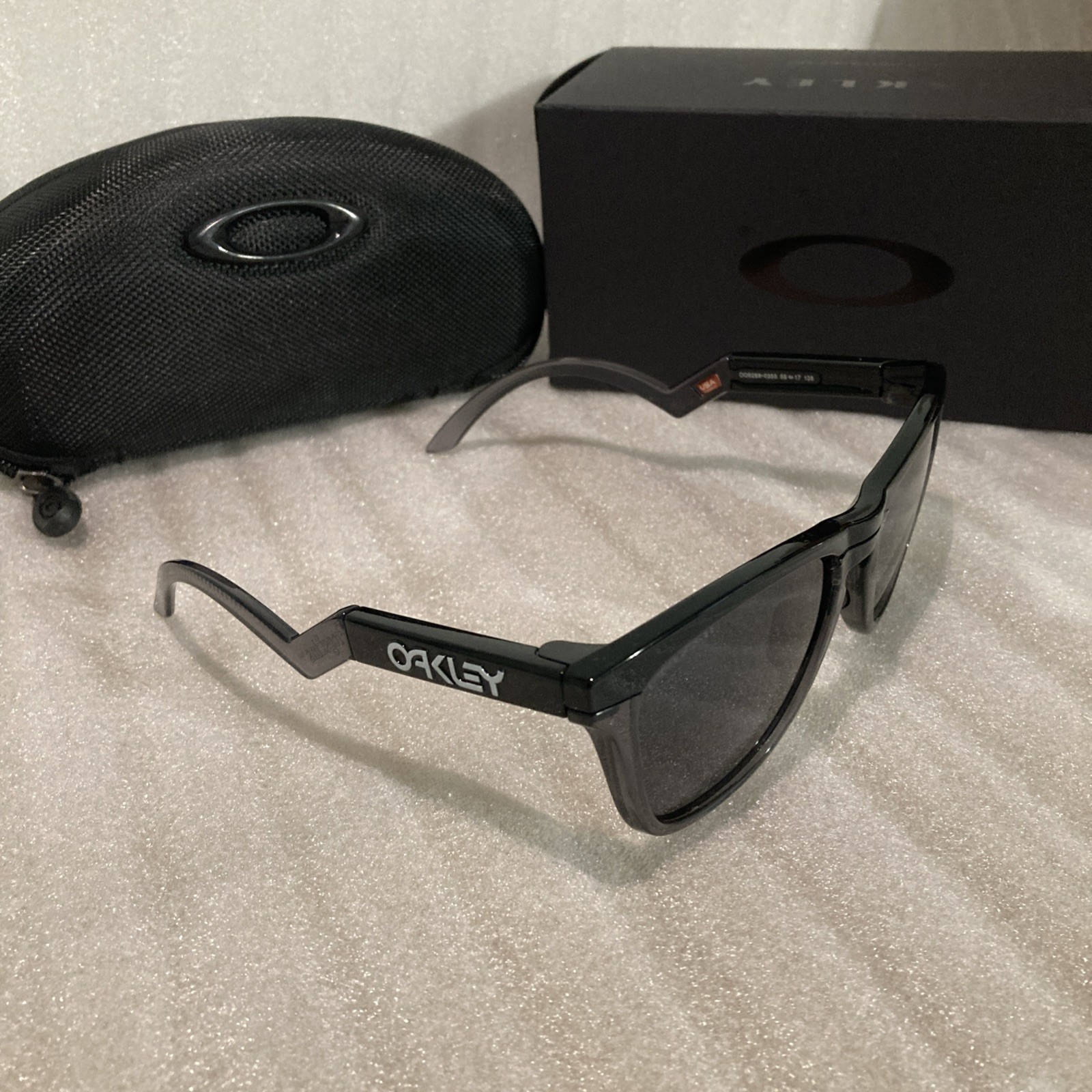 Oakley HSTN Sunglasses Polarized Black Lens 009242 Polarized Lens New