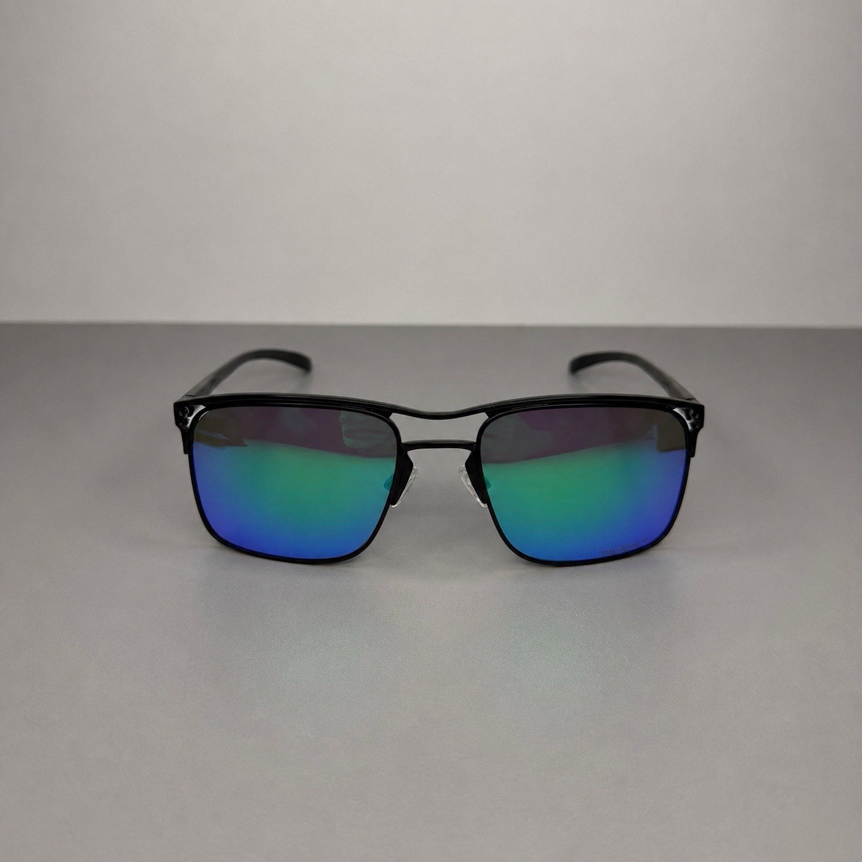 Oakley Men’s HOLBROOK TI Sunglasses Black Metal Frame Blue Mirrored Tinted