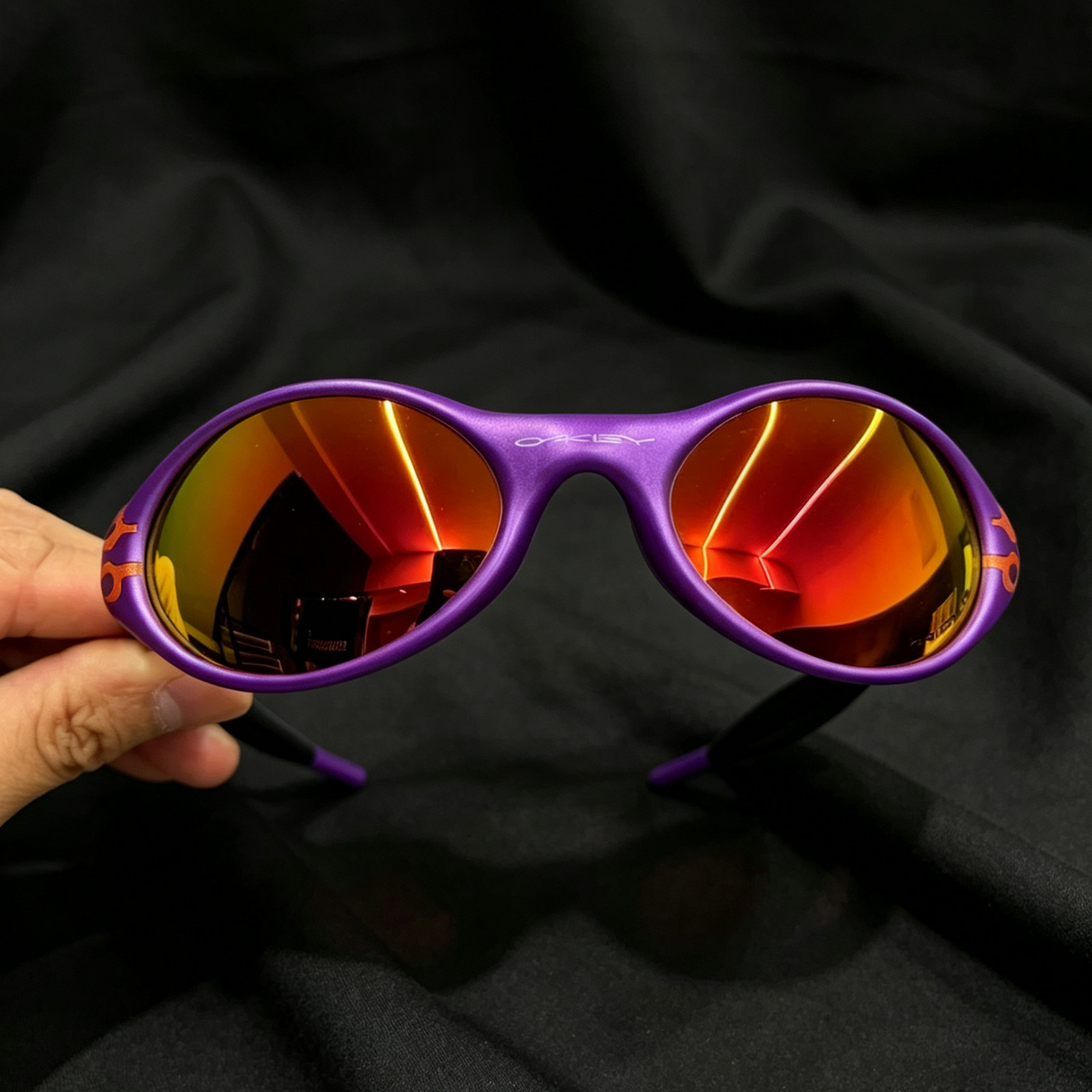 Vintage Oakley Eye Jacket Polarized Sunglasses Red ​Lens Purple Frames