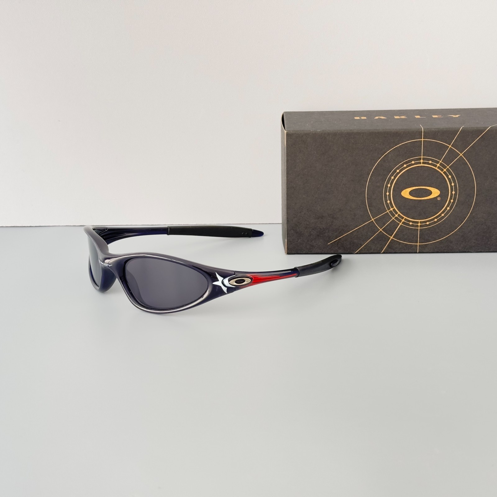 Vintage Oakley Eye Jacket 1.0 Shooting Star Sunglasses Black Frame Black Lenses
