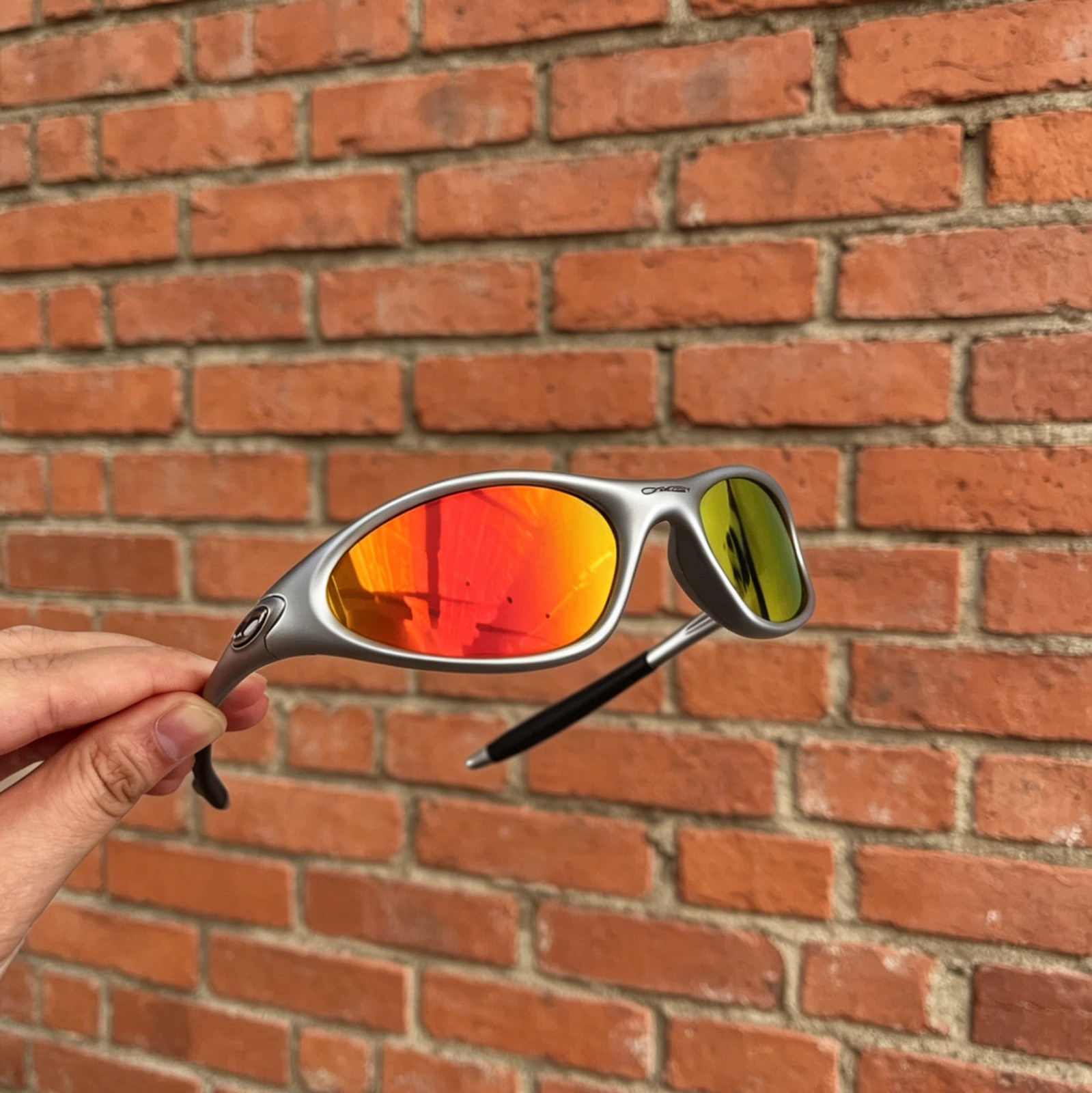 Retro Oakley Minute Gen1 Minute1.0 Sunglasses Sliver Frame Ruby Lenses