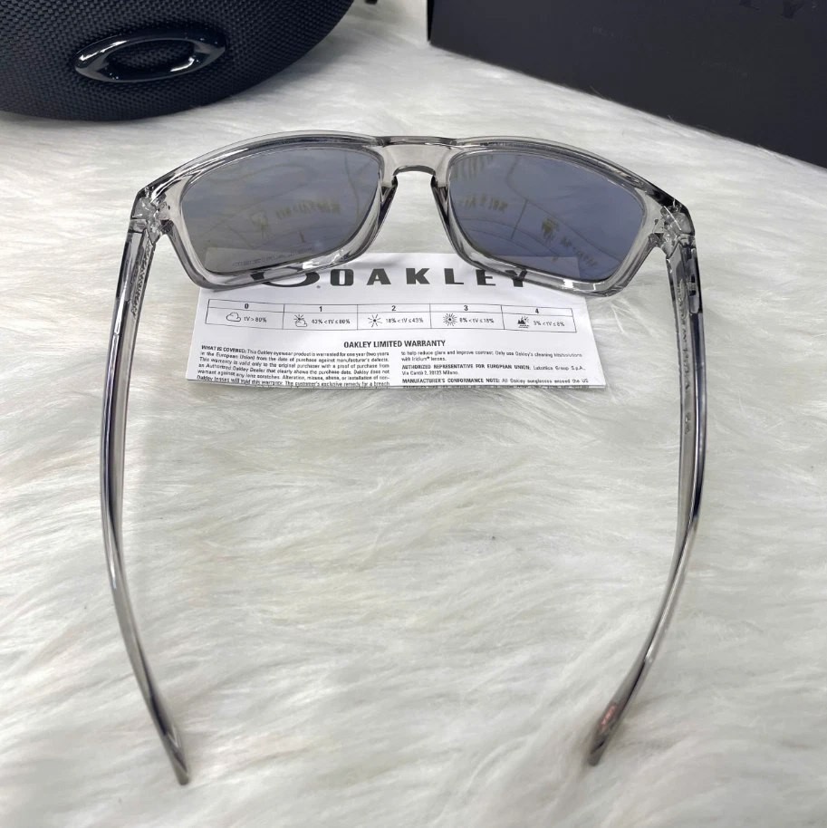 Oakley Holbrook Grey Smoke Clear Frame Blue Mirror Polarized Lens Sunglasses NEW