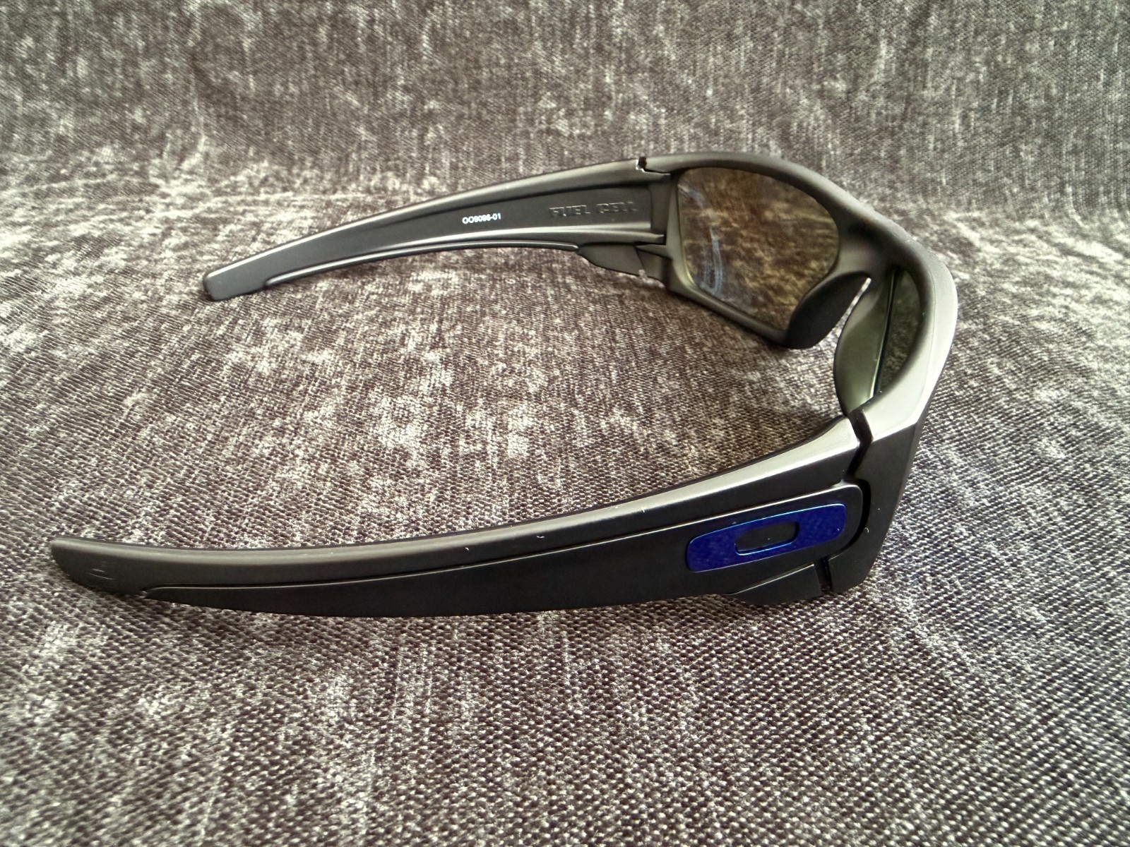 Oakley sunglasses Gascan steel Black frame Prizm Blue Polarized lens OO9096-01