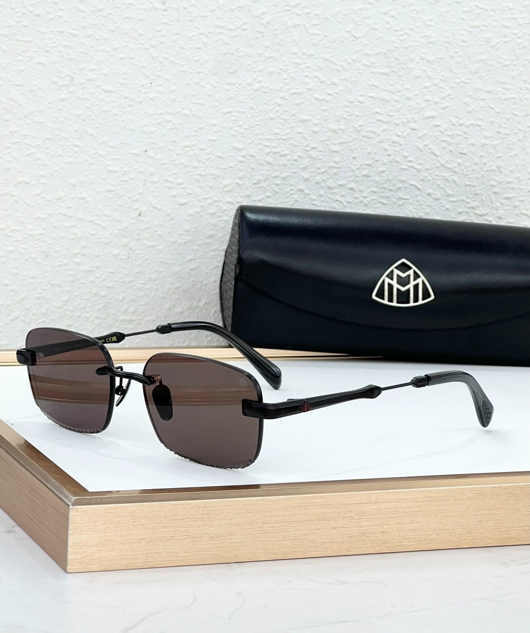 SUNGLASSES MAYBAC* MODEL: YB/D/I-XB/T-Z1977 SIZE：57口18-145