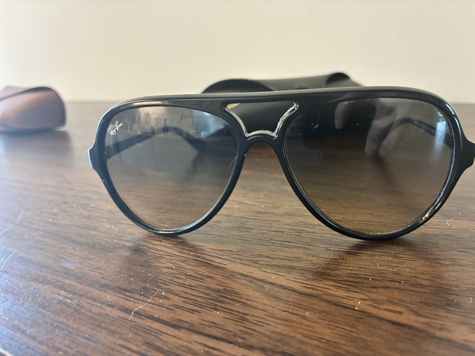 Ray-Ban Cats 5000 Sunglasses RB 4125 601/32 Polished Black Light Gray with Case