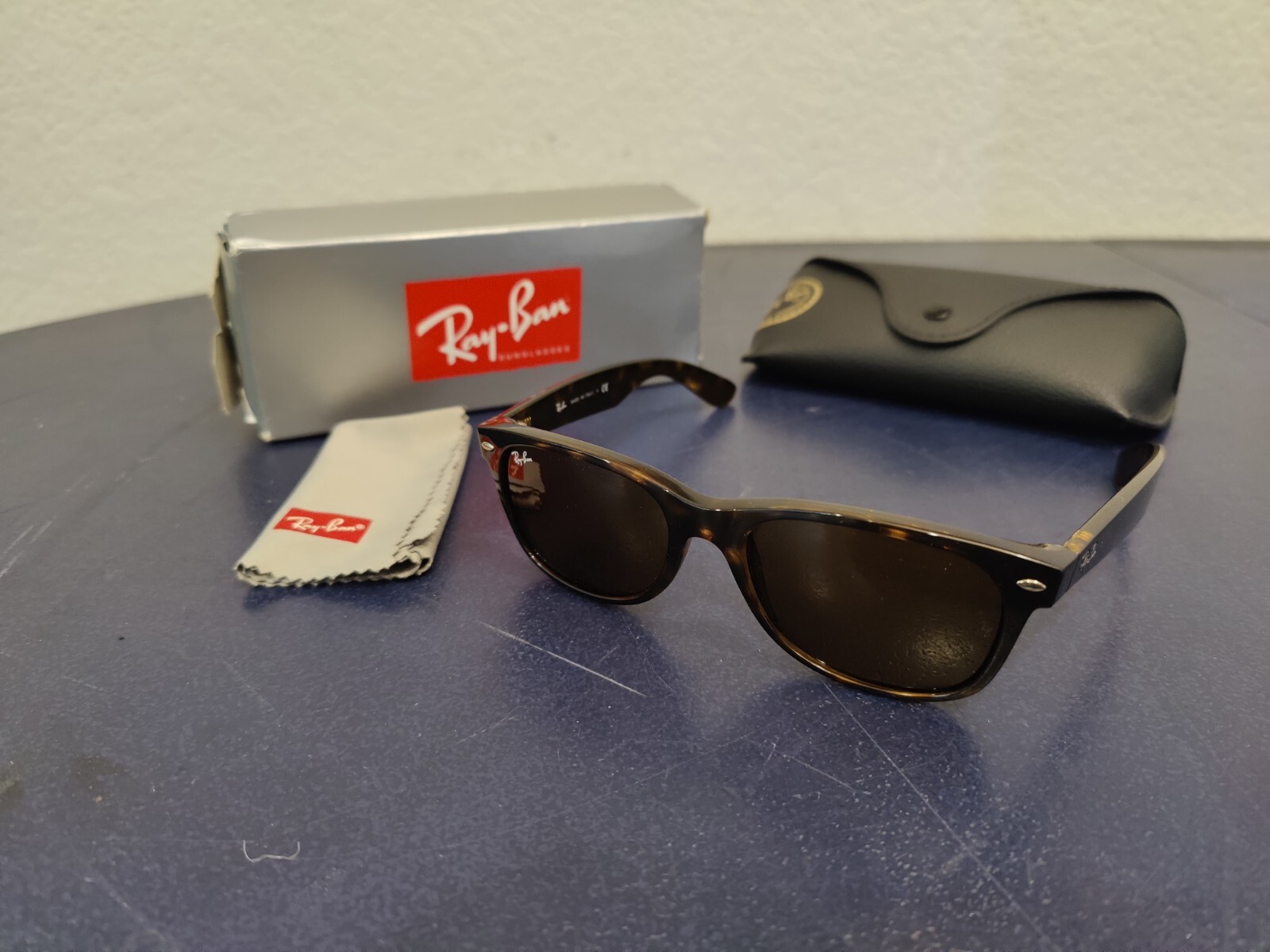 Ray Ban New Wayfarer Classic Sunglasses – Havana Brown – B-15 Lens – RB2132 710