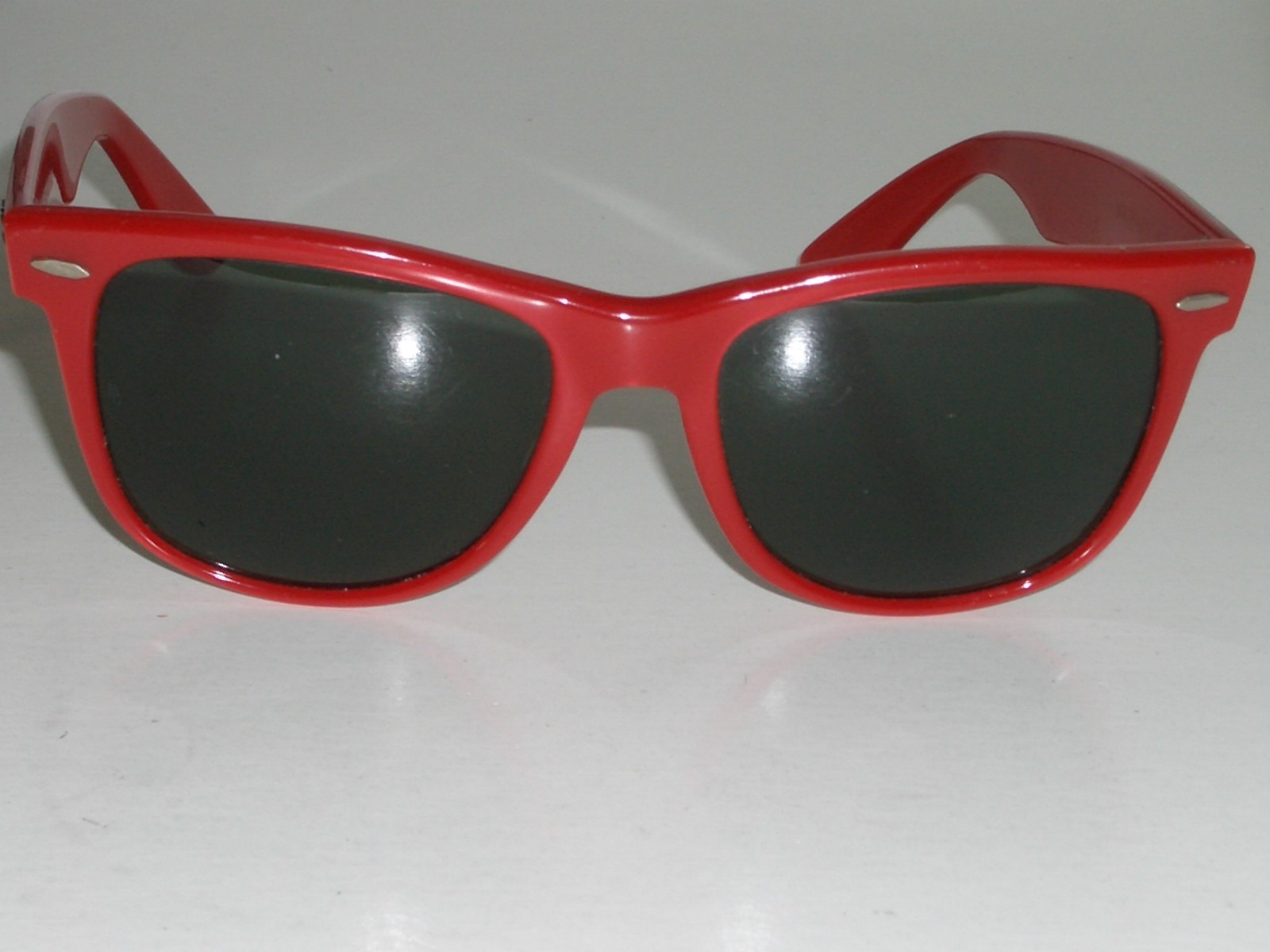VINTAGE B&L RAY-BAN MADE IN USA CRIMSON RED G15 WAYFARER II SUNGLASSES SUPERB!!!