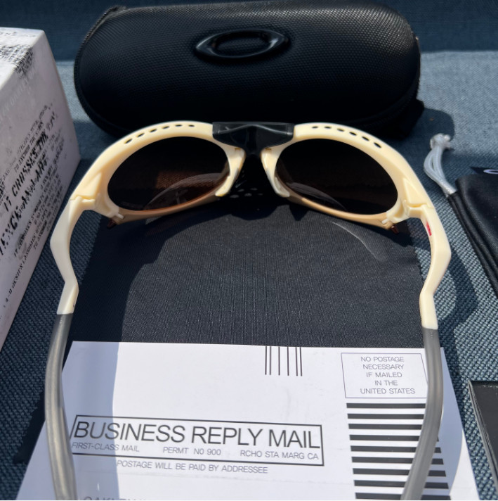 Oakley PLANTARIS Sunglasses 9437-0363 Matte Transparent Yellow PRIZM Brwon Lense