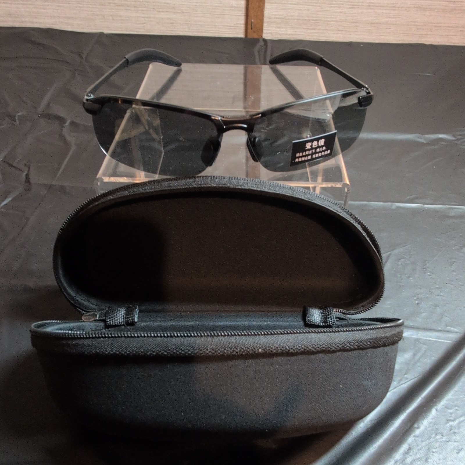 Men’s Lightweight Black Wrap Sunglasses Tinted Plastic Lens with Case