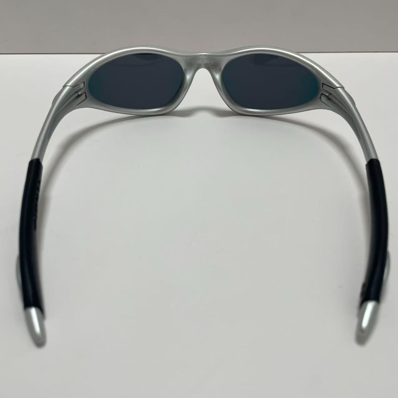 Retro Oakley Minute 1.0 Polarized Sunglasses Sliver Frame Ruby Lenses Original