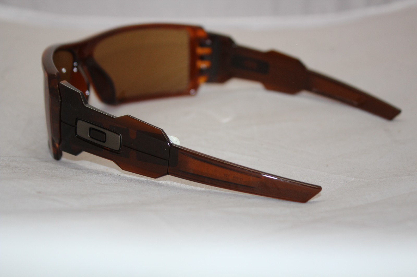Oakley Oil Rig Sunglasses 12-954 Polished Rootbeer/Dark Bronze 100% UV Polarized