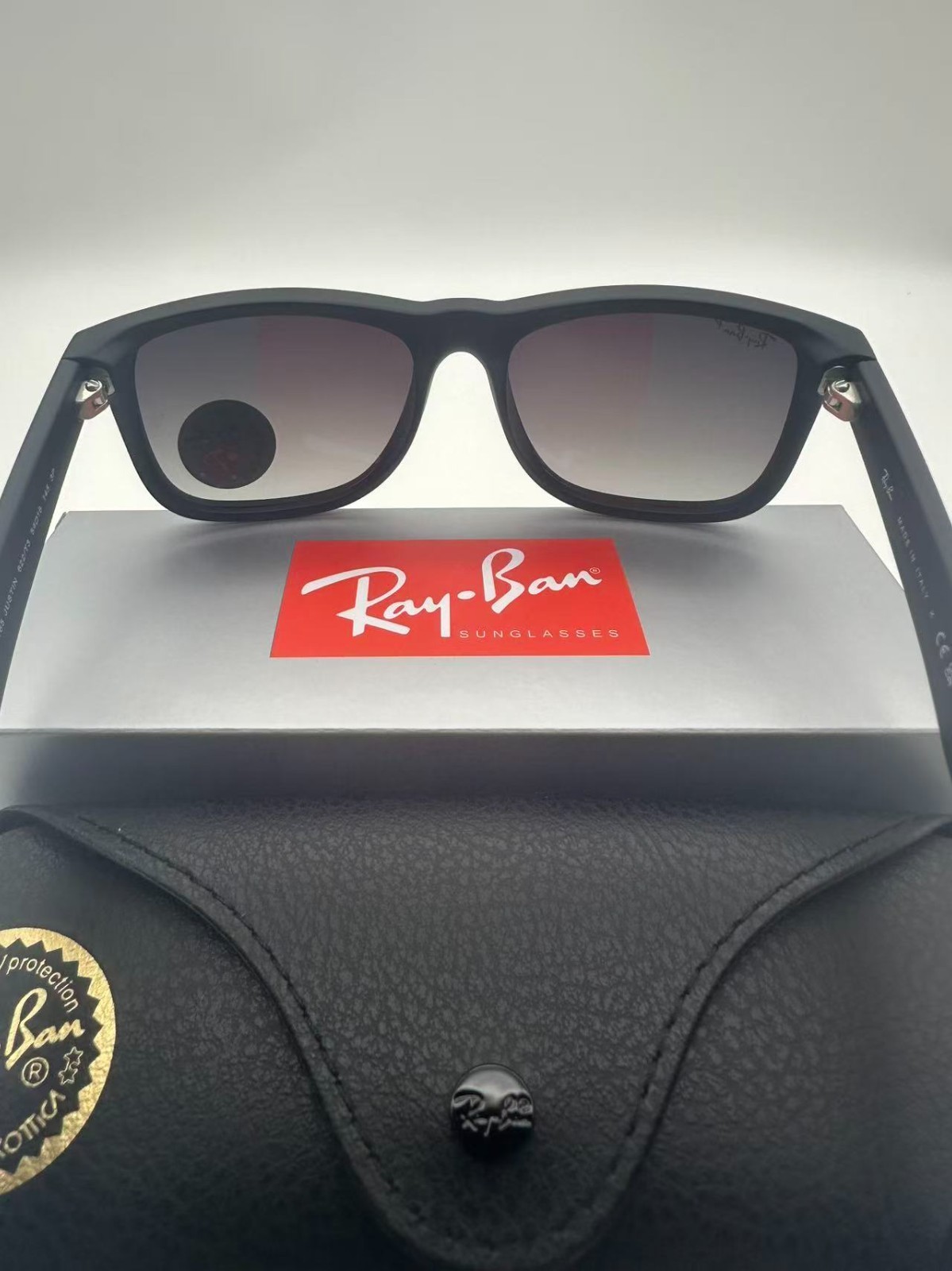 Ray-Ban Justin Grey Polarized Gradient Men’s Sunglasses RB4165 622/T3 54mm