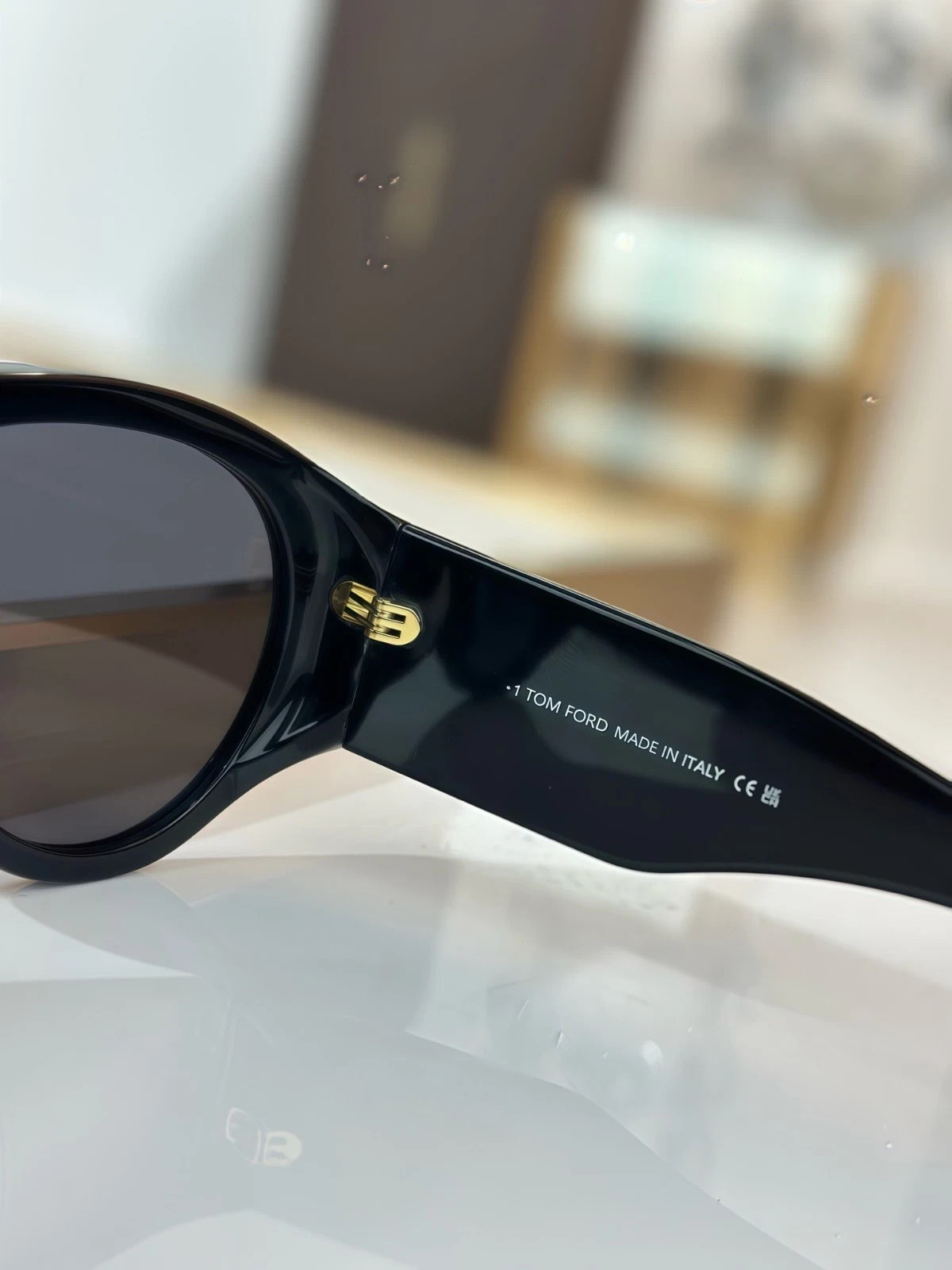 Tom Ford Bronson Sunglass TF1044 Black lens 60-12-140mm New