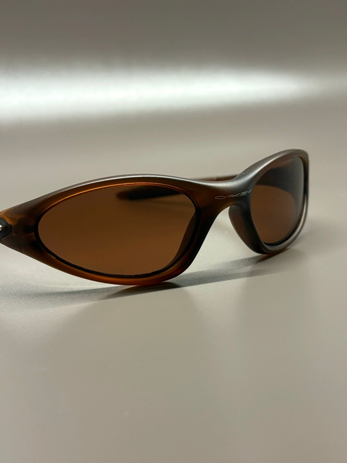 Vintage Oakley Minute 1.0 Y2K Sunglasses Brown Frame Wraparound Sport Eyewear