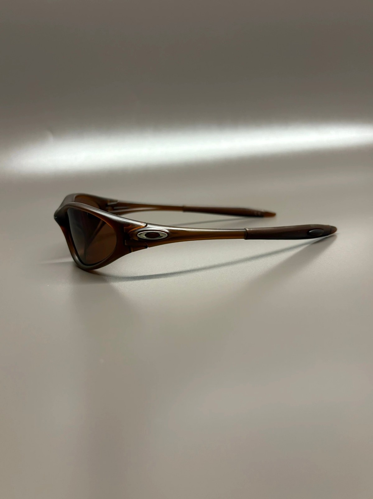 Vintage Oakley Minute 1.0 Y2K Sunglasses Brown Frame Wraparound Sport Eyewear