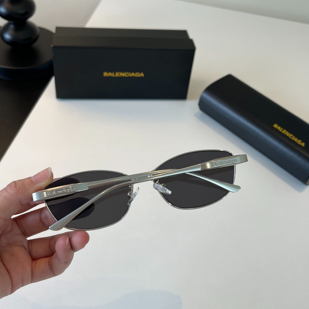 BALENCIAGA BB0245S Oval Sunglasses Model:BB0245S, Size:59-16-135