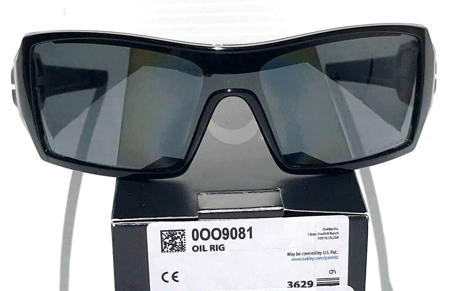 Oakley OIL RIG Polished Black POLARIZED Black iridium Lens Sunglass 9081 26-203