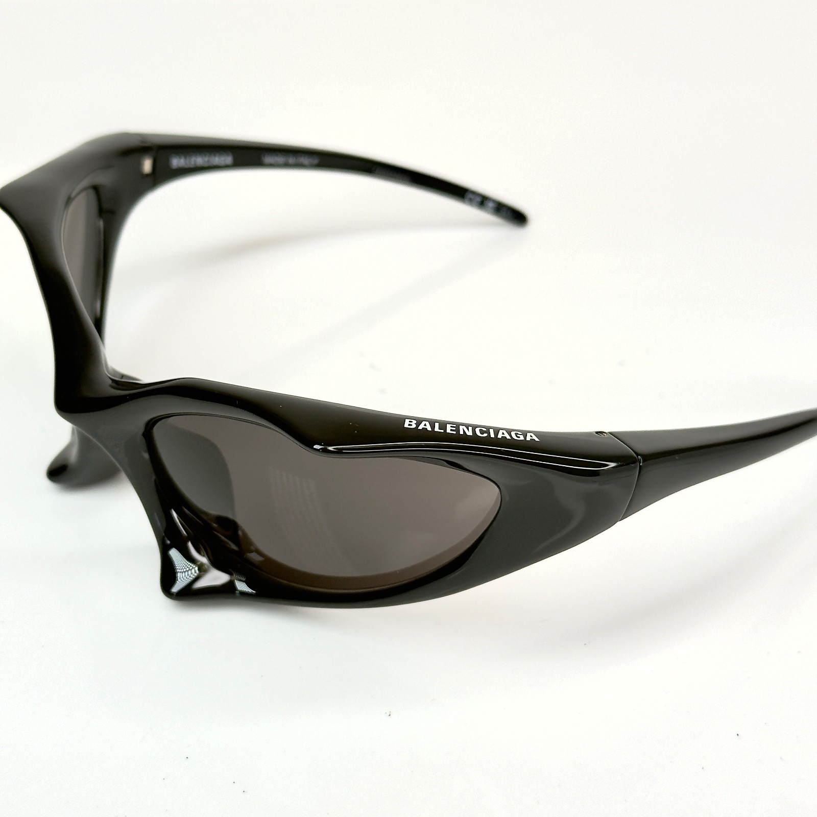 BALENCIAGA BB0352S RUNNER CAT 0352 Black Logo Angular Mask Unisex Sunglasses 001
