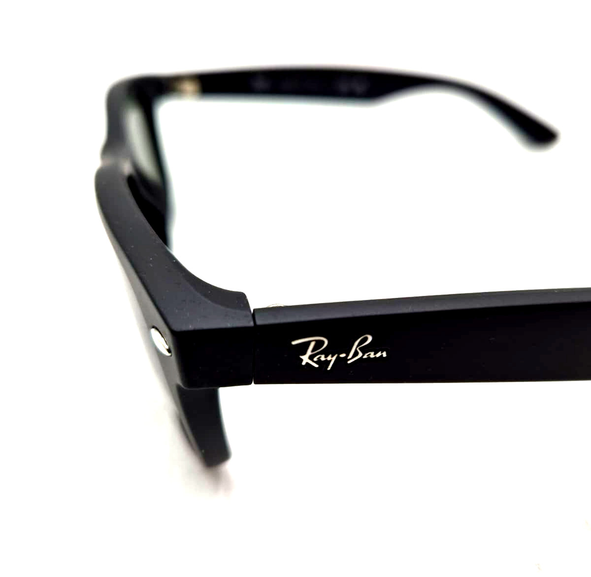Ray-ban RB2132 New Wayfarer-622 Rubber Black Green Lenses Sunglasses
