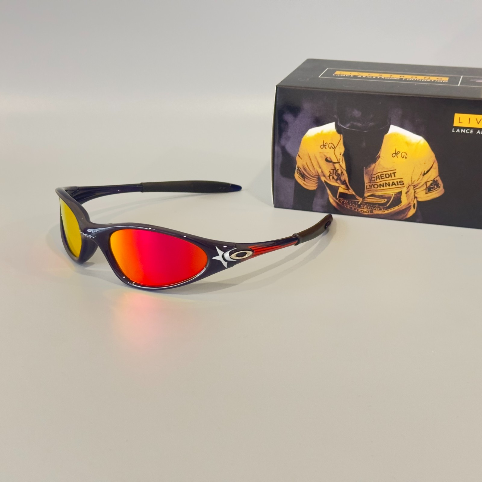 Oakley Minute Shooting Star Outdoor Retro Sunglasses Ruby Lenses