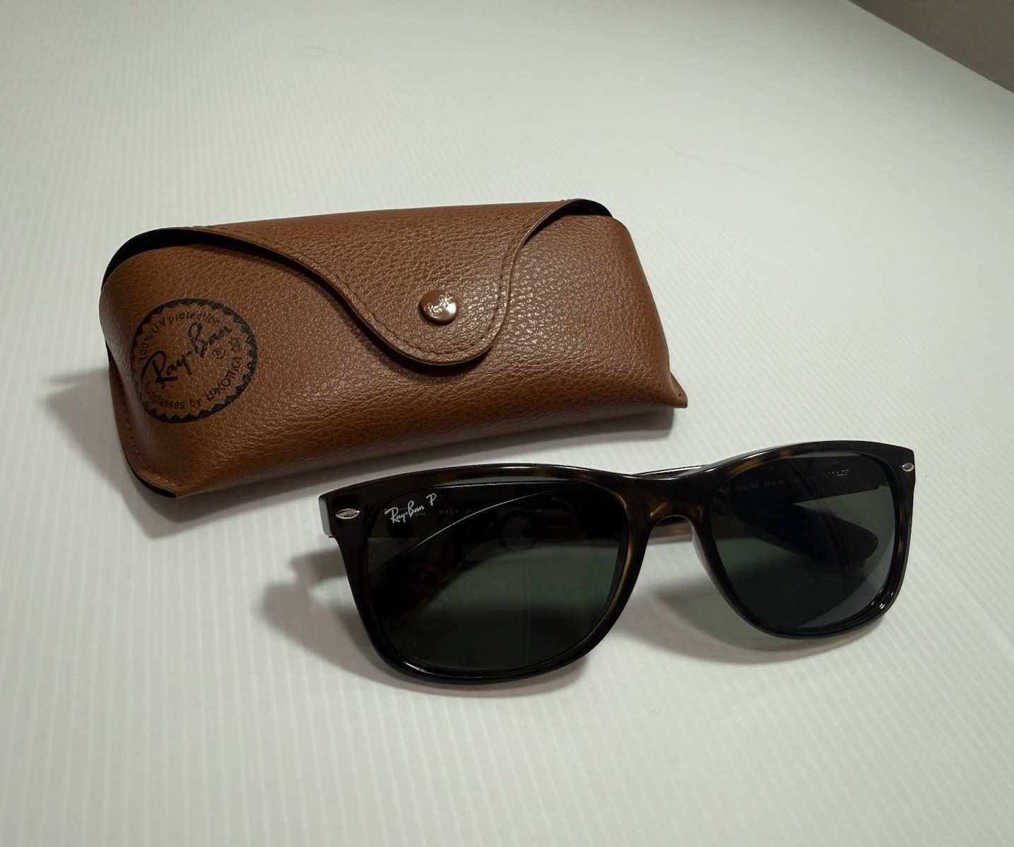 Ray-Ban RB 2132 Polarized Sunglasses Tortoise Square Frame Green Lens Case