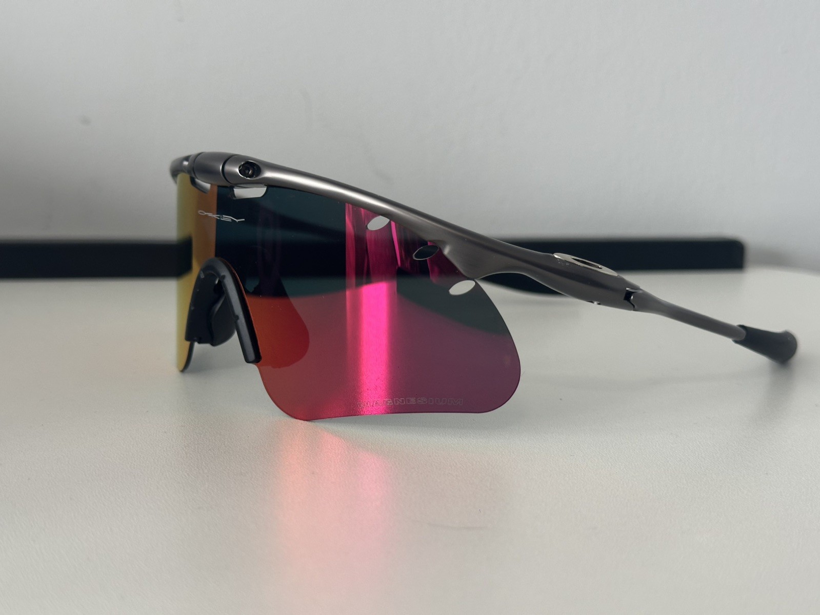 Oakley Mag Metal Black Frame Sunglasses Red/Orange Magnesium Lenses Made In USA