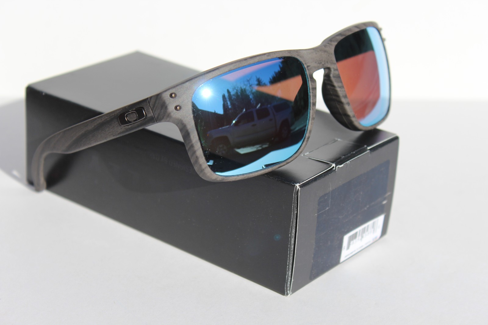 OAKLEY Holbrook POLARIZED Sunglasses Woodgrain/Prizm Deep Water OO9102-J9 NEW