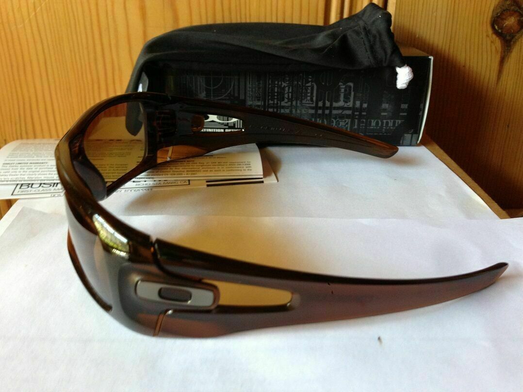 NEW Oakley – Crankcase – Sunglasses, Rootbeer / Bronze Polarized, OO9165-07
