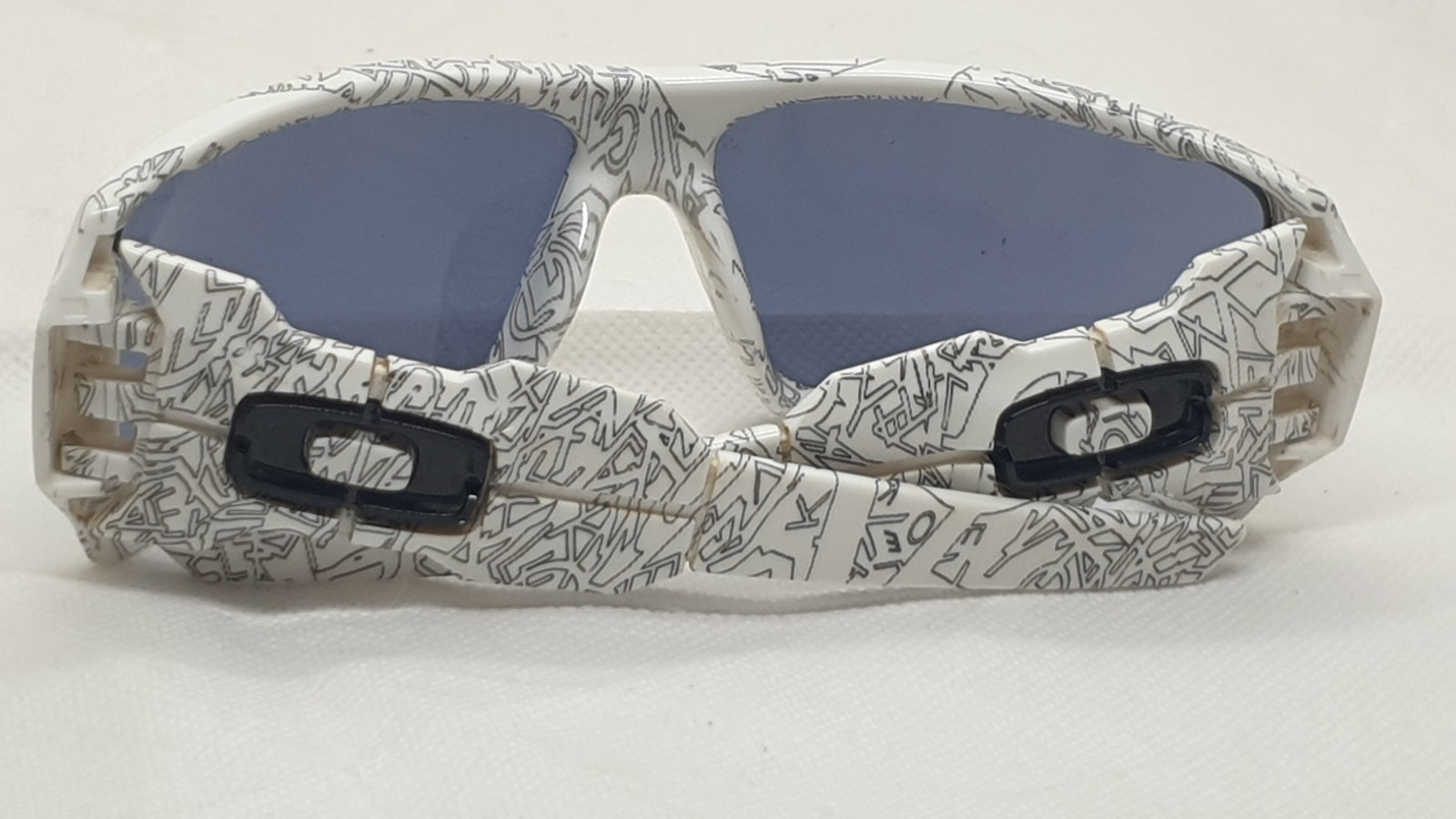 Oakley Oil Rig Sunglasses “Frame” 03-461 Printed Black and White