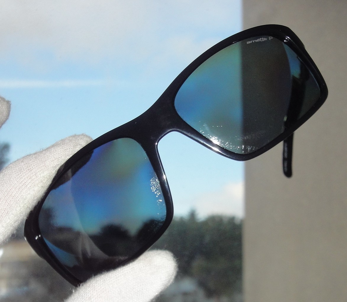 Arnette Fastball 4202-2267/81 Black mint frame/62mm-16 Polarized(Defective Lens)