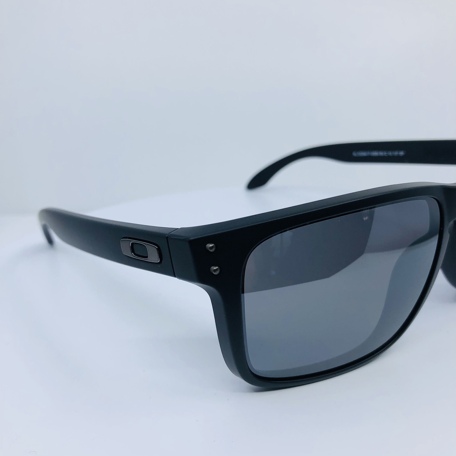 New OAKLEY HOLBROOK XL Sunglasses C. Matte Black with Polarized Lenses 9417-0559