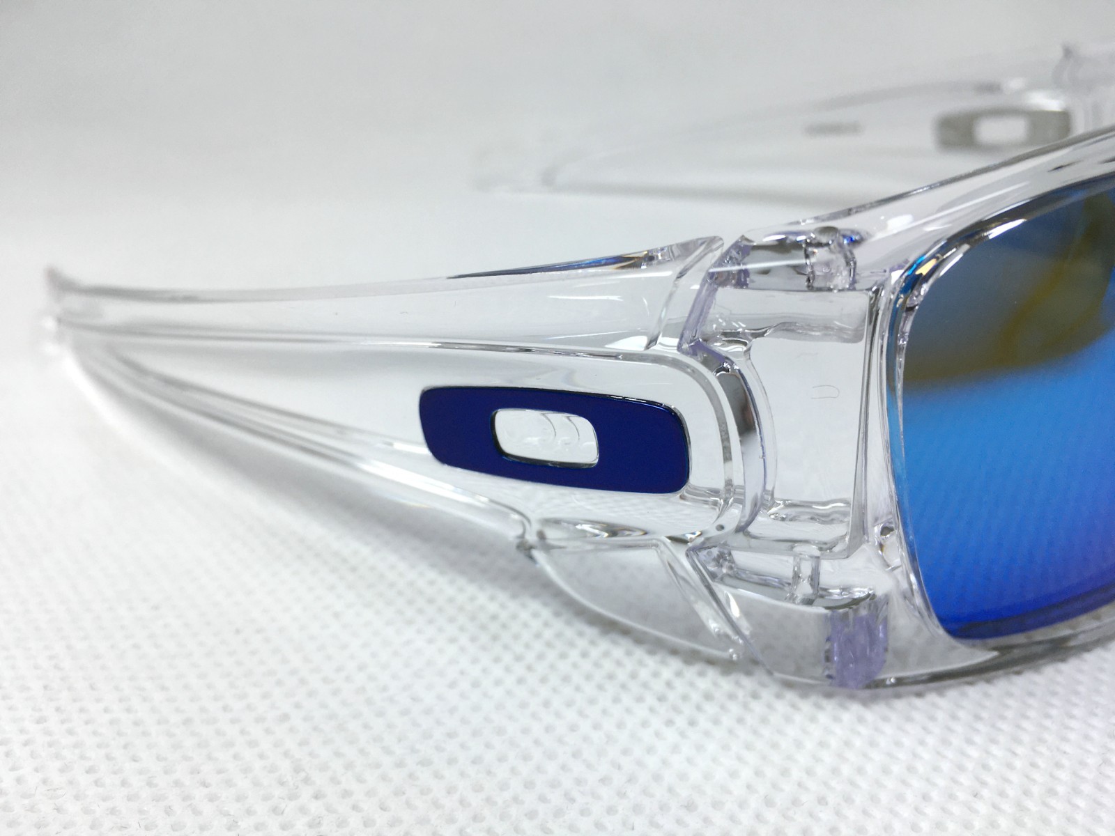 Oakley Fuel Cell Clear Sunglasses / Blue Polarized Lens / Blue Icons – OO9096-03