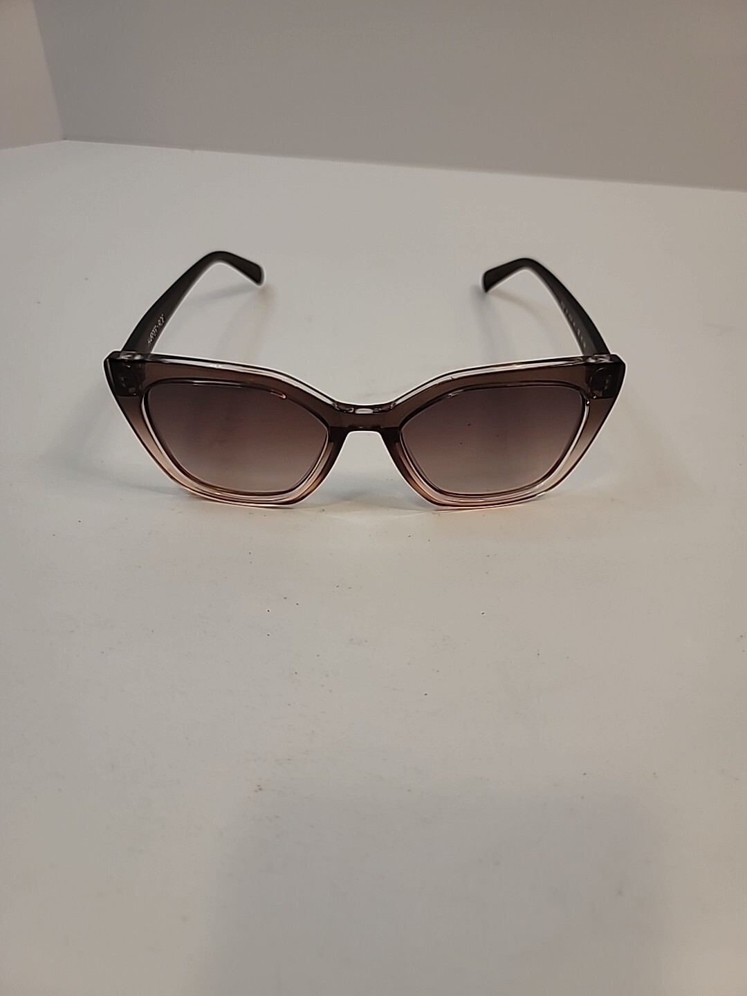 1 Unit Used Harper•Roe Sunglasses 54-19-148 HR1004