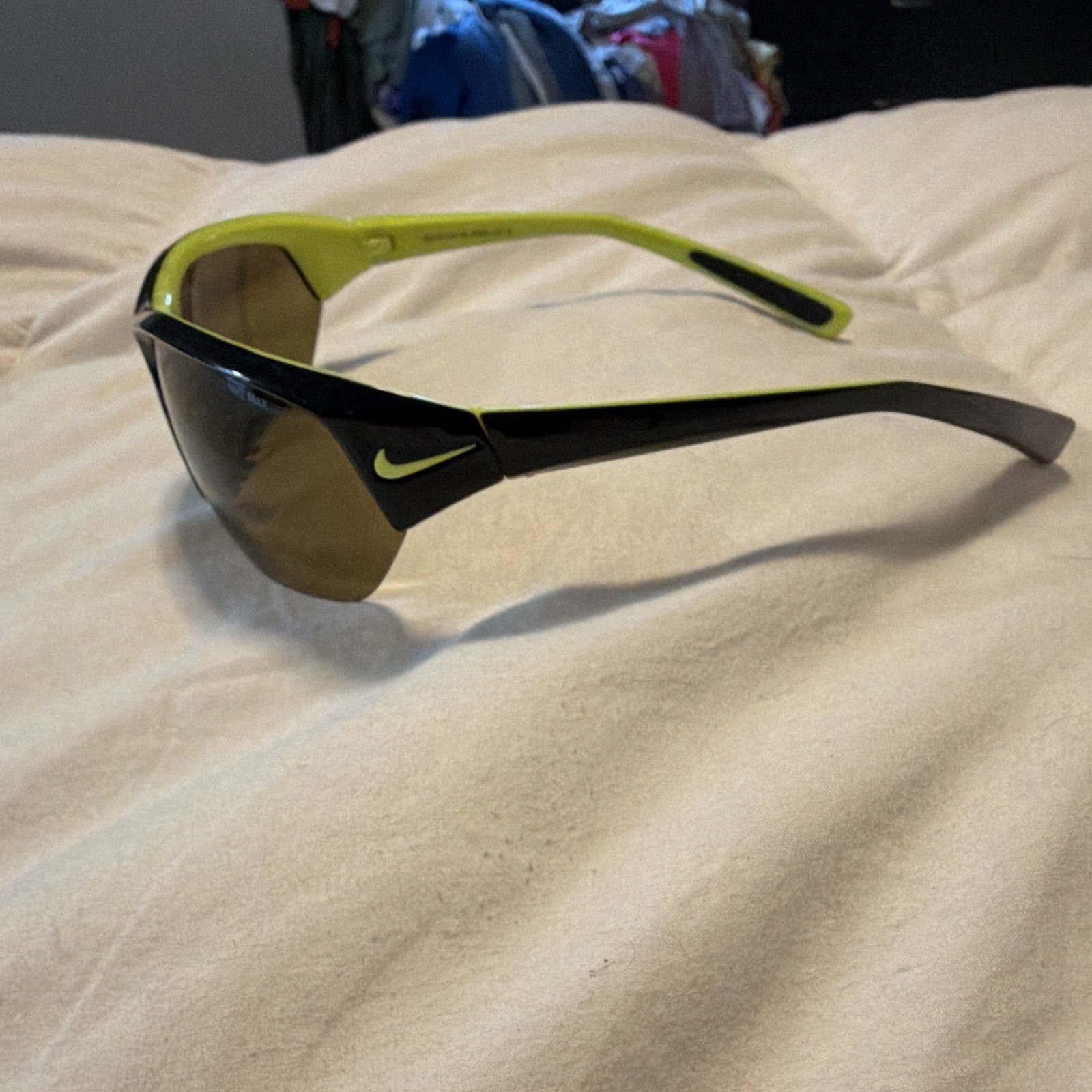 Nike Skylon Ace EV0525 073 Men’s Wraparound Sunglasses Black Frame Brown Tinted