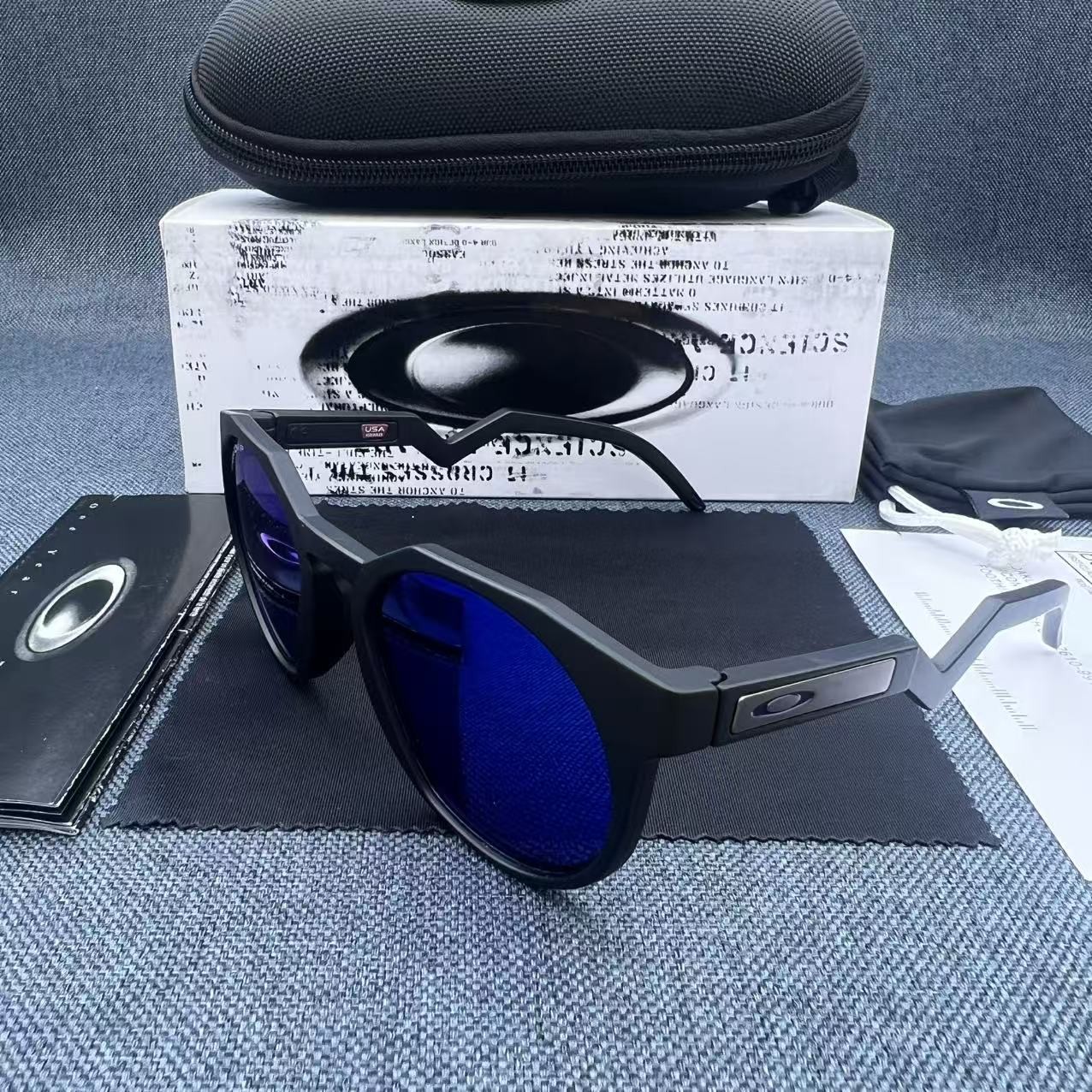 Oakley OO 9464 Hstn Matte Black Prizm Blue Unisex Womens Mens Sunglasses