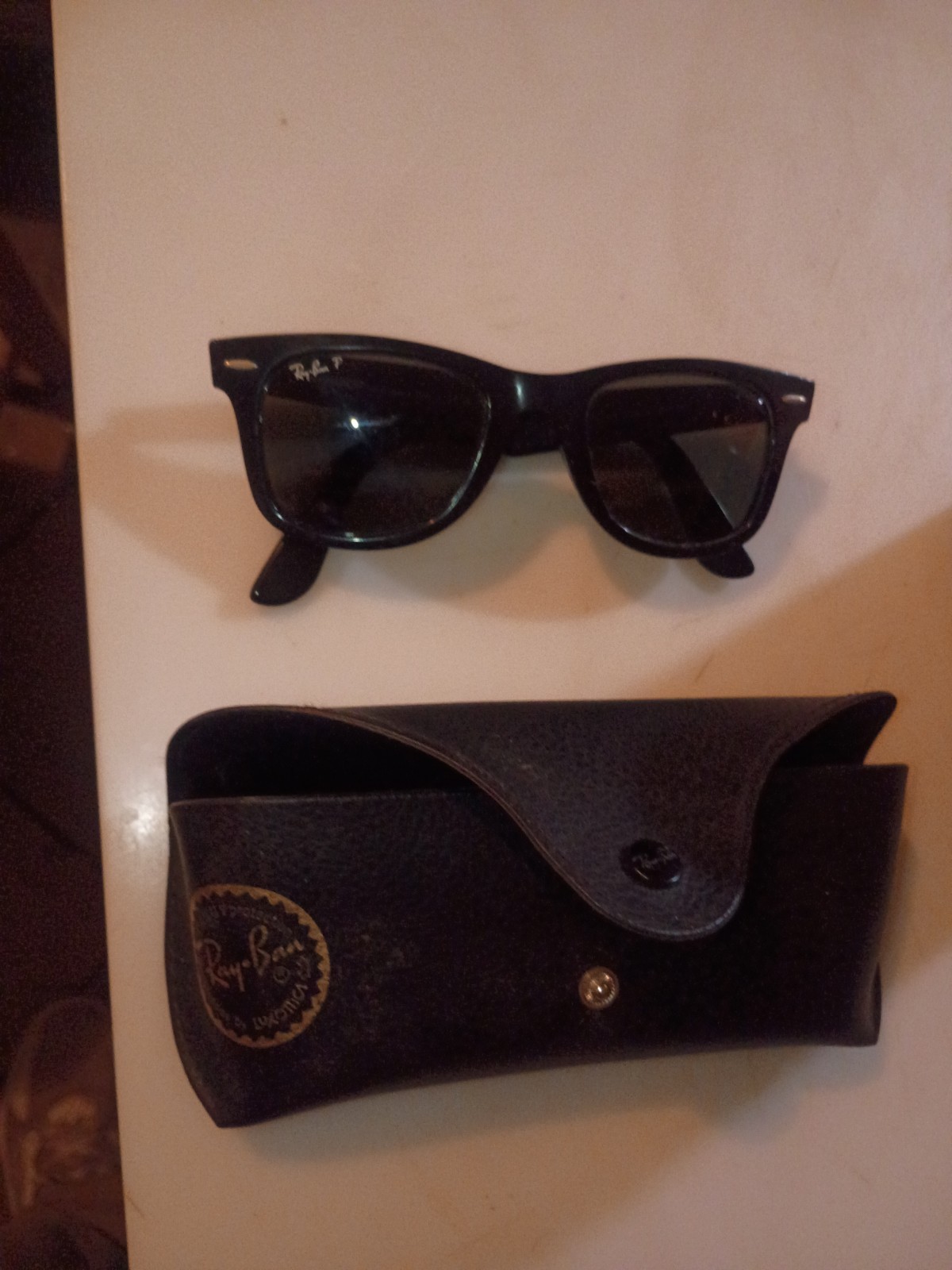 Ray-Ban Wayfarer Sunglasses – Gloss Black