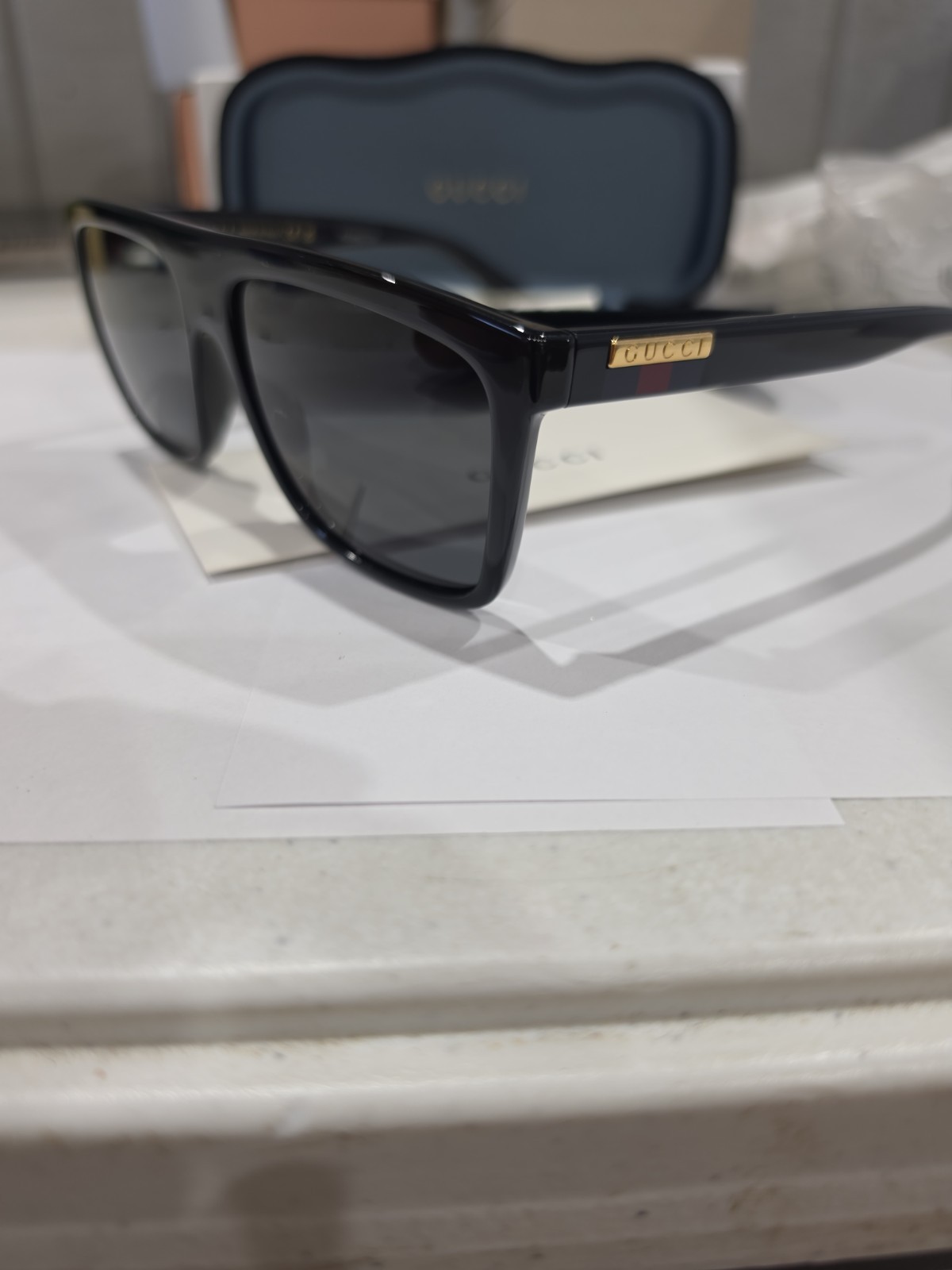 Gucci GG 0748 S- 001 Sunglasses Black/Grey Men Fits Large. Gold Trim