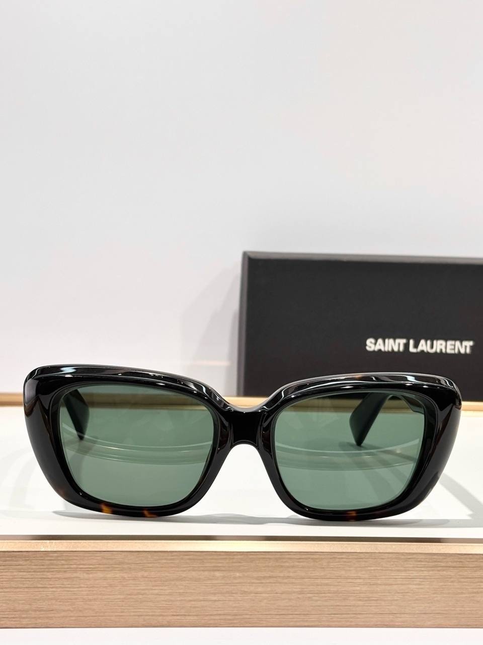 Sunglasses Saint Laurent Oversized Square Black Frame Green Lenses Unisex