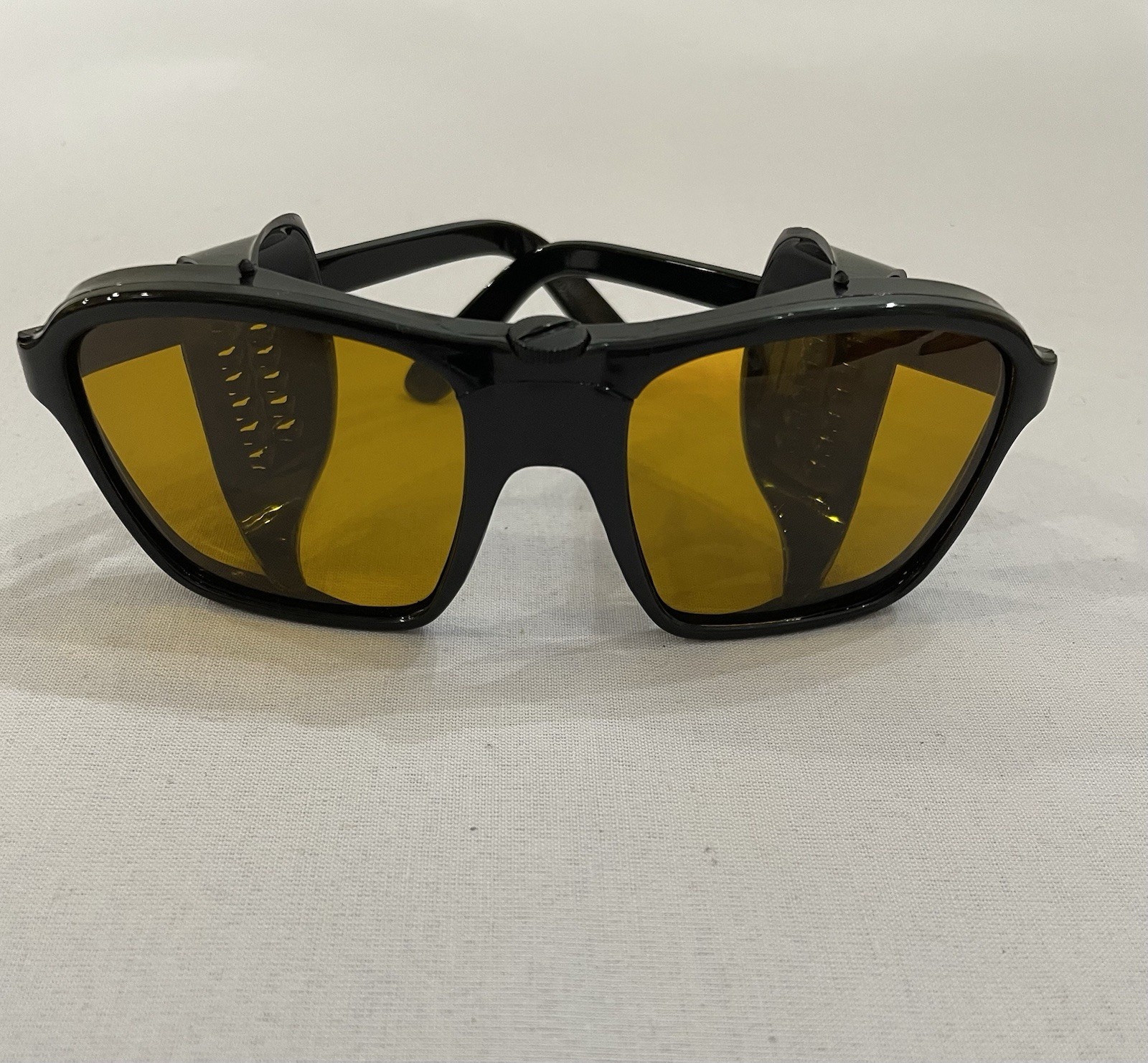 Bolle France Sport Aviator Vintage Black Mustard Frame Sunglasses Side Shields