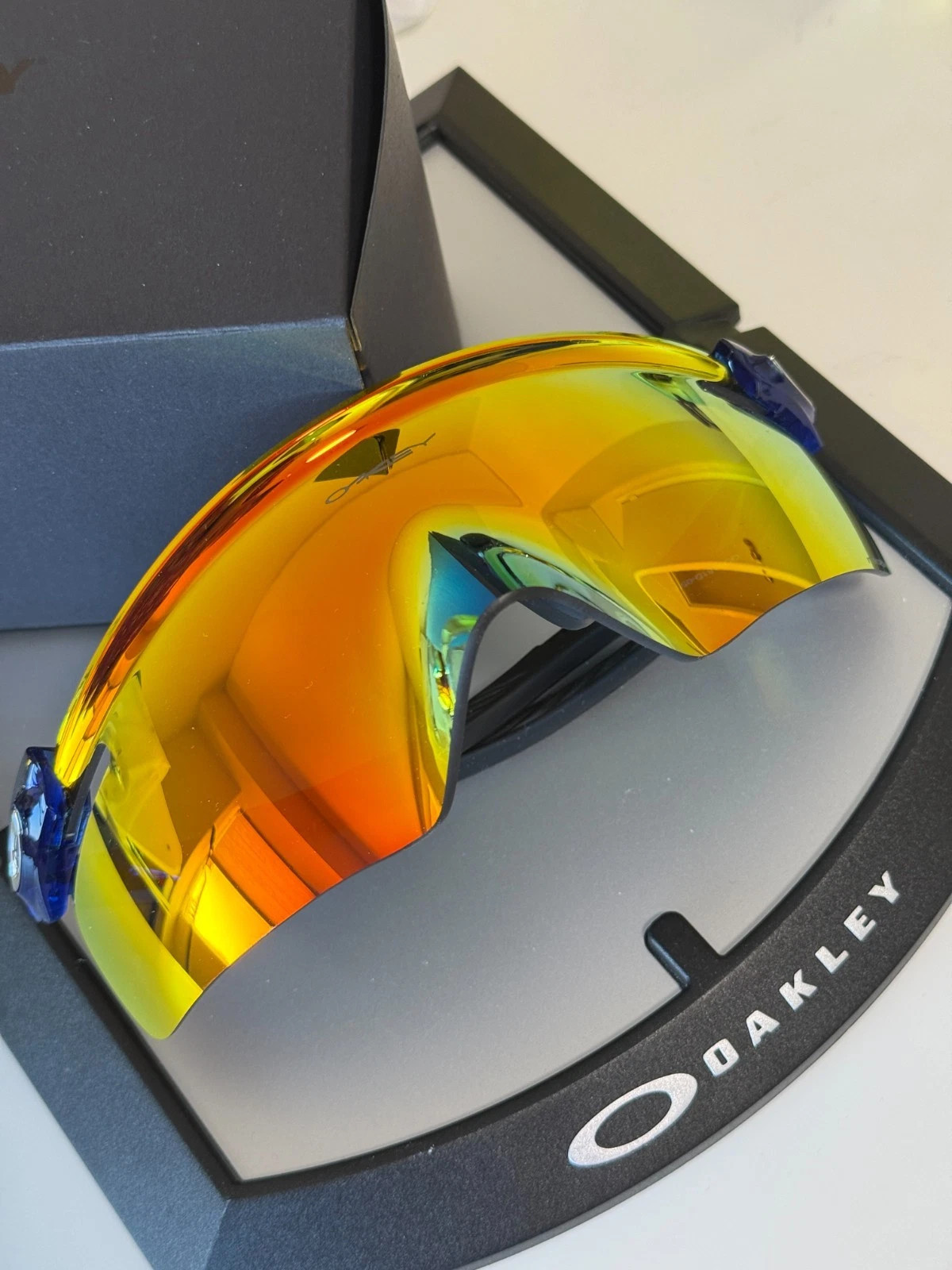 Oakley Sunglasses QNTM Kato OO9481D-0556 Crystal Blue Frame W/ PRIZM Ruby IN BOX