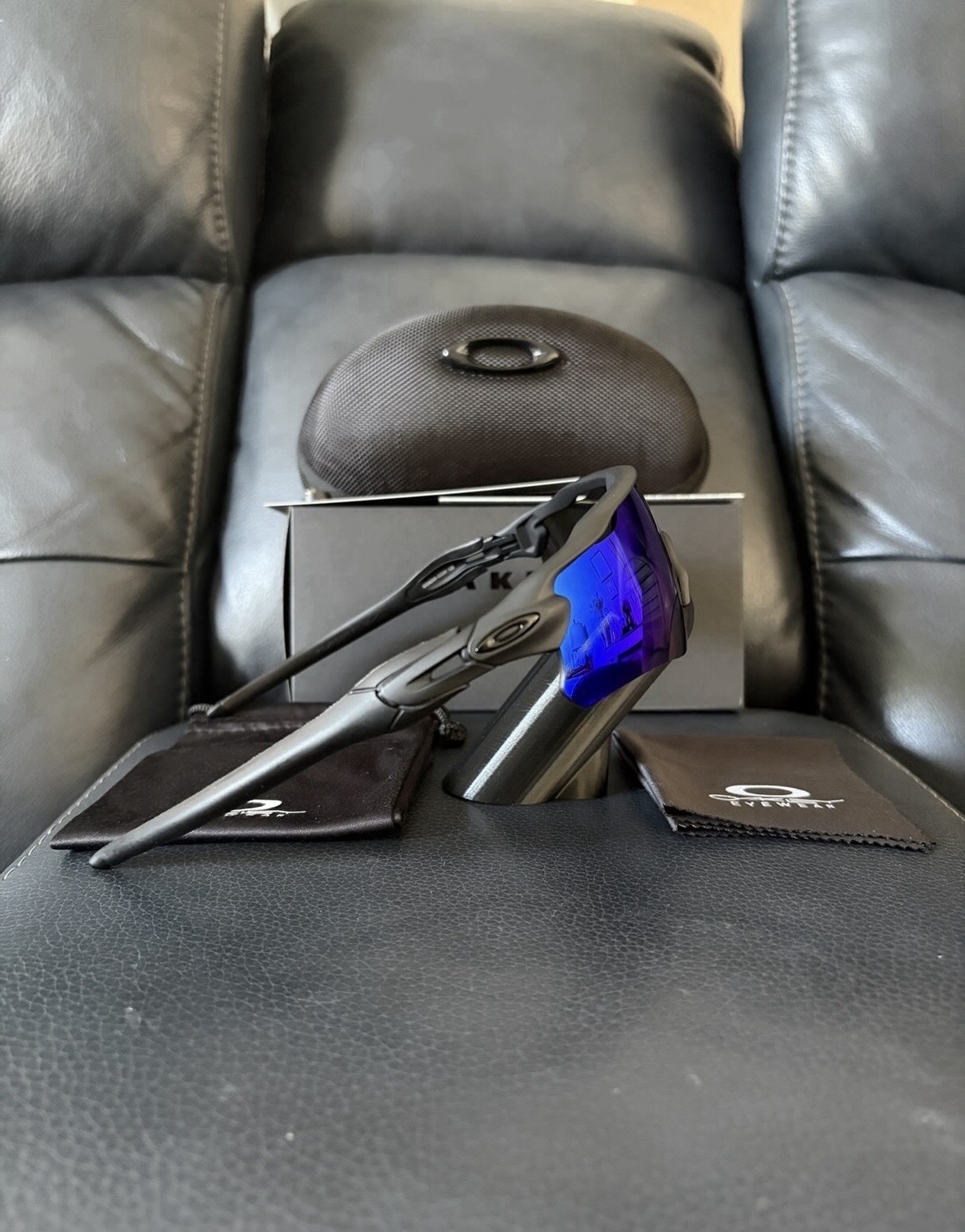 NEW Oakley 009208 Radar Ev Path Men’s Sunglasses Black Frame – Blue Prizm Lens