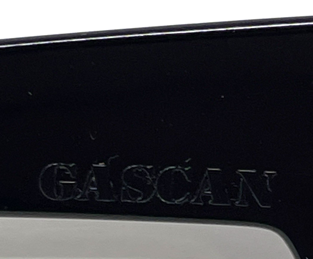 OAKLEY Gascan Sunglasses 03-471 Polished Black | 60-15-127 | Scratched
