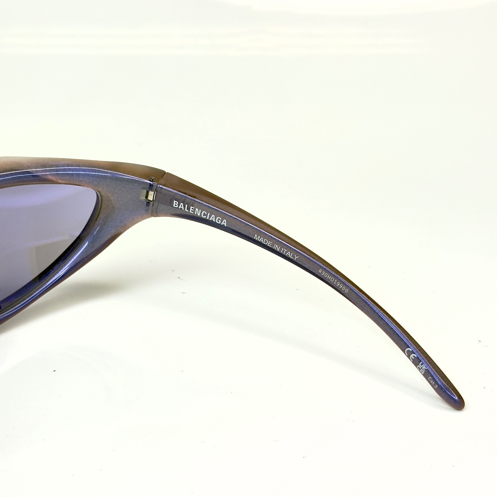 BALENCIAGA BB0352S RUNNER CAT 0352 Violet Mirror Glitter Unisex Sunglasses 002